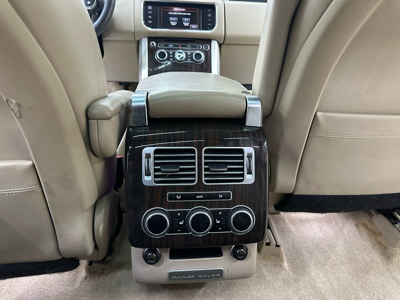 Land Rover Range Rover 3.0L V6 Supercharged HSE 2014 Land Rover Range Rover 3.0L V6 Supercharged HSE 2014