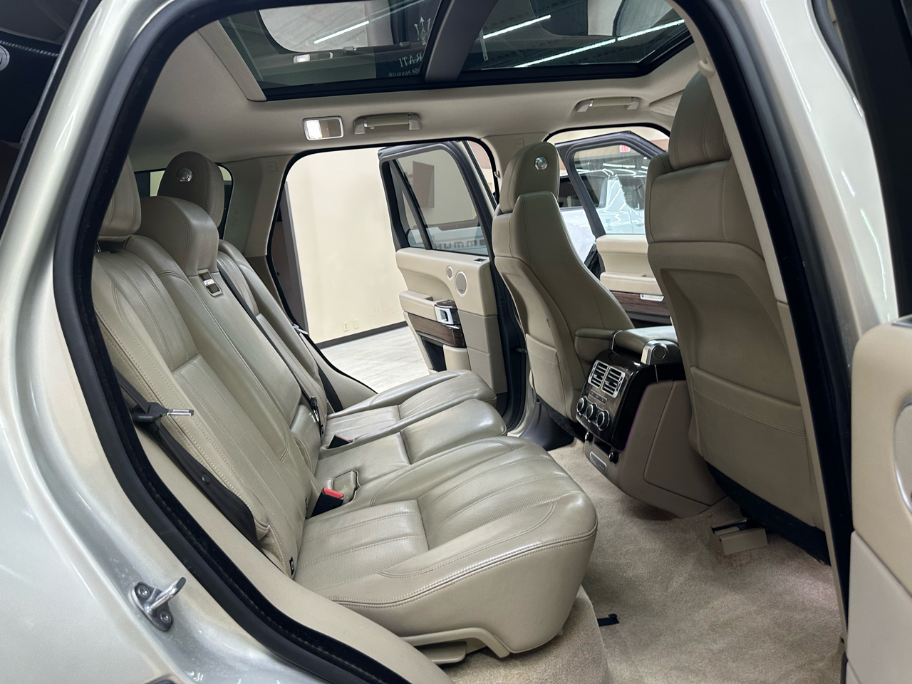 Land Rover Range Rover 3.0L V6 Supercharged HSE 2014 Land Rover Range Rover 3.0L V6 Supercharged HSE 2014