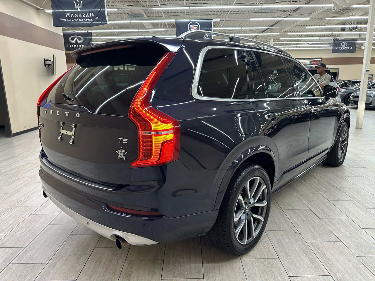 Volvo XC90 T5 Momentum 2019 Volvo XC90 T5 Momentum 2019