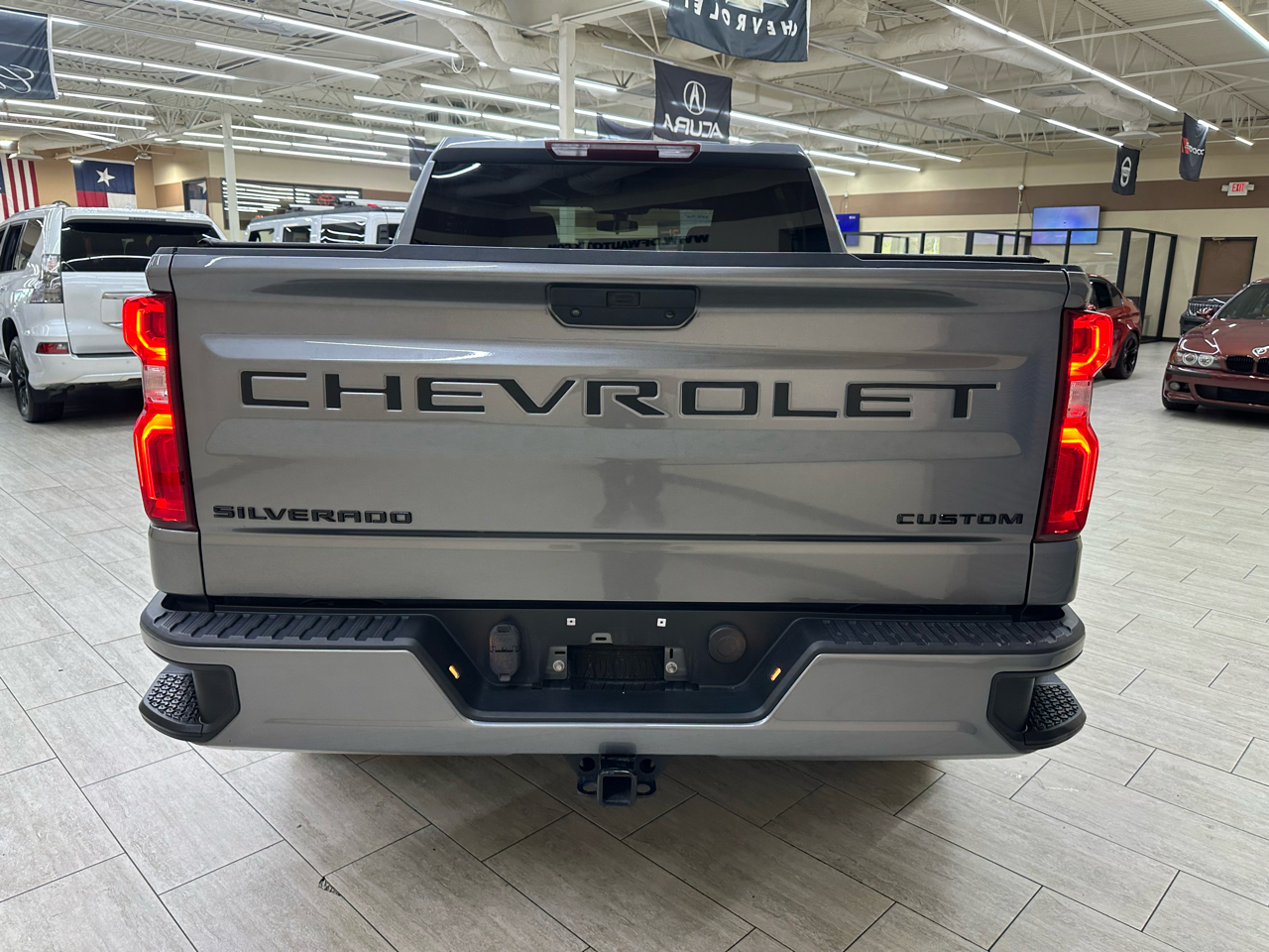 Chevrolet Silverado 1500 Limited Custom Crew Cab Short Box 2WD 2022 Chevrolet Silverado 1500 Limited Custom Crew Cab Short Box 2WD 2022