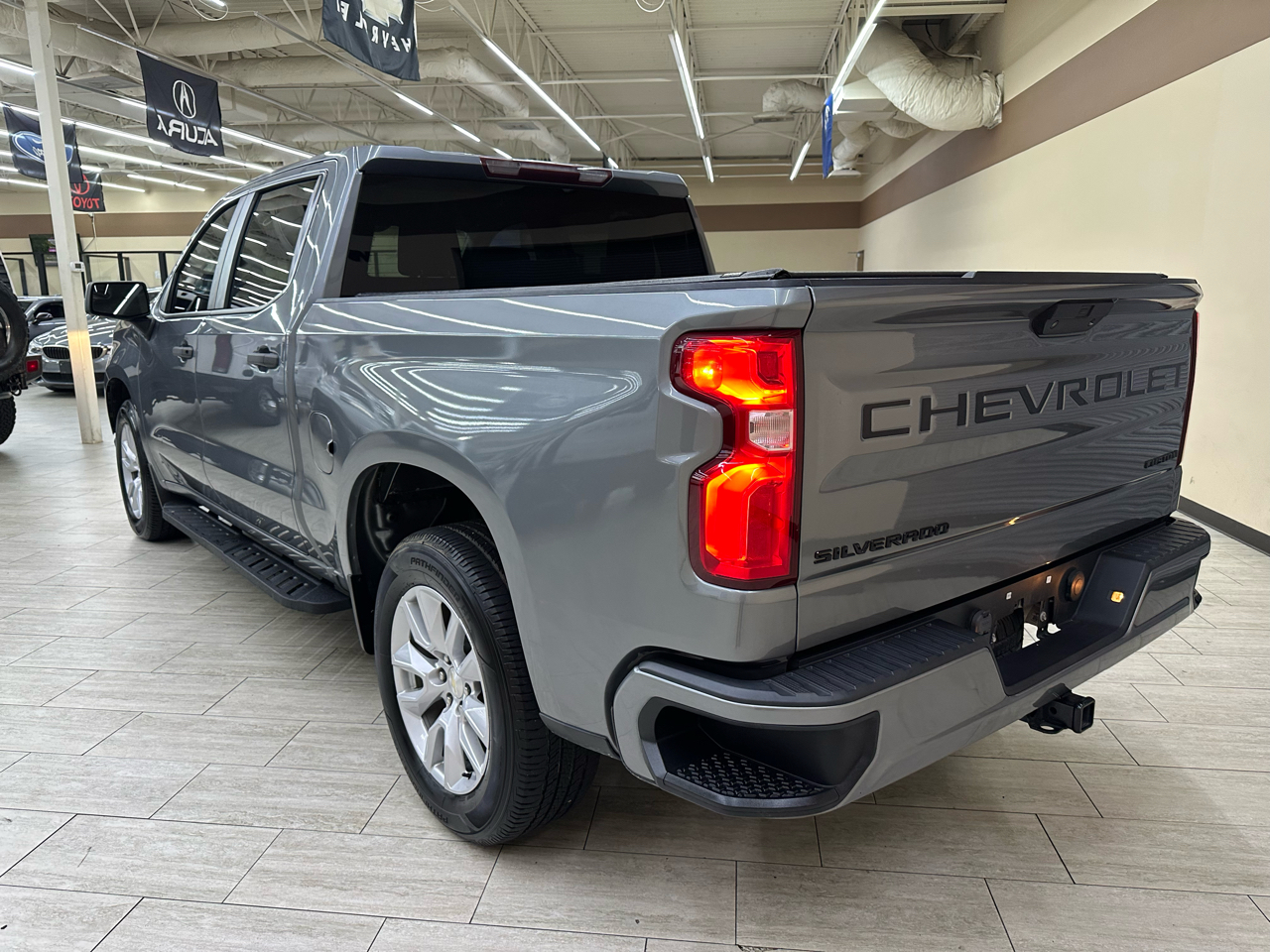 Chevrolet Silverado 1500 Limited Custom Crew Cab Short Box 2WD 2022 Chevrolet Silverado 1500 Limited Custom Crew Cab Short Box 2WD 2022