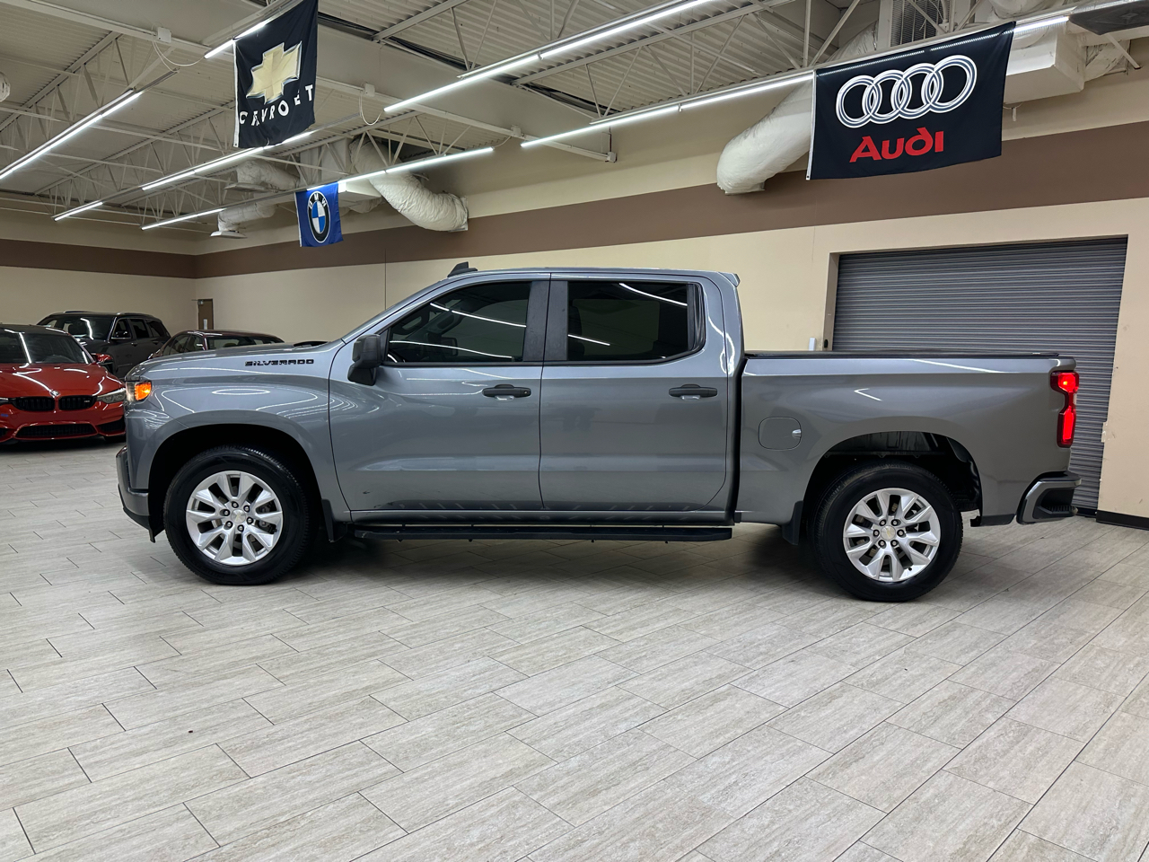 Chevrolet Silverado 1500 Limited Custom Crew Cab Short Box 2WD 2022 Chevrolet Silverado 1500 Limited Custom Crew Cab Short Box 2WD 2022