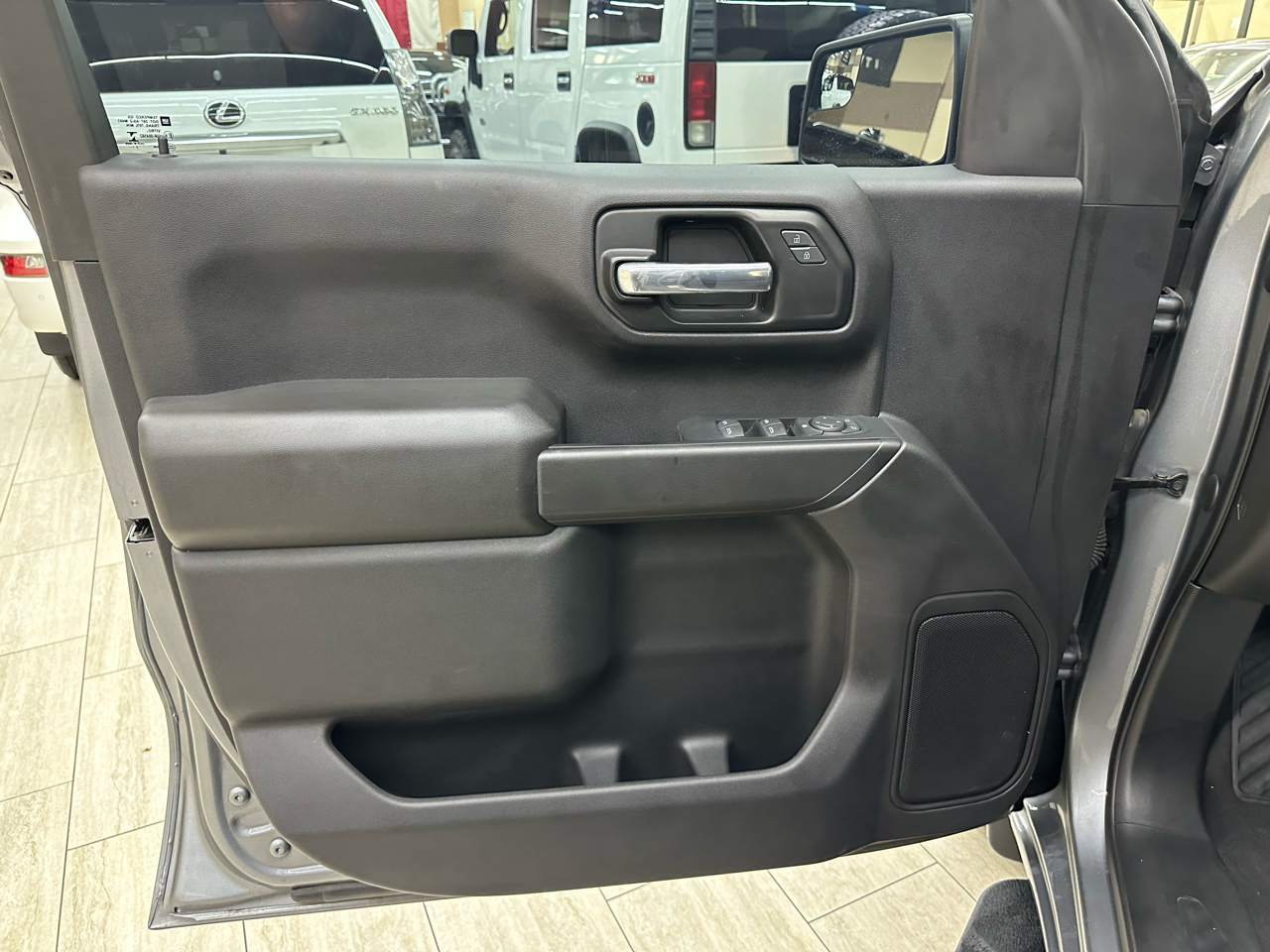 Chevrolet Silverado 1500 Limited Custom Crew Cab Short Box 2WD 2022 Chevrolet Silverado 1500 Limited Custom Crew Cab Short Box 2WD 2022