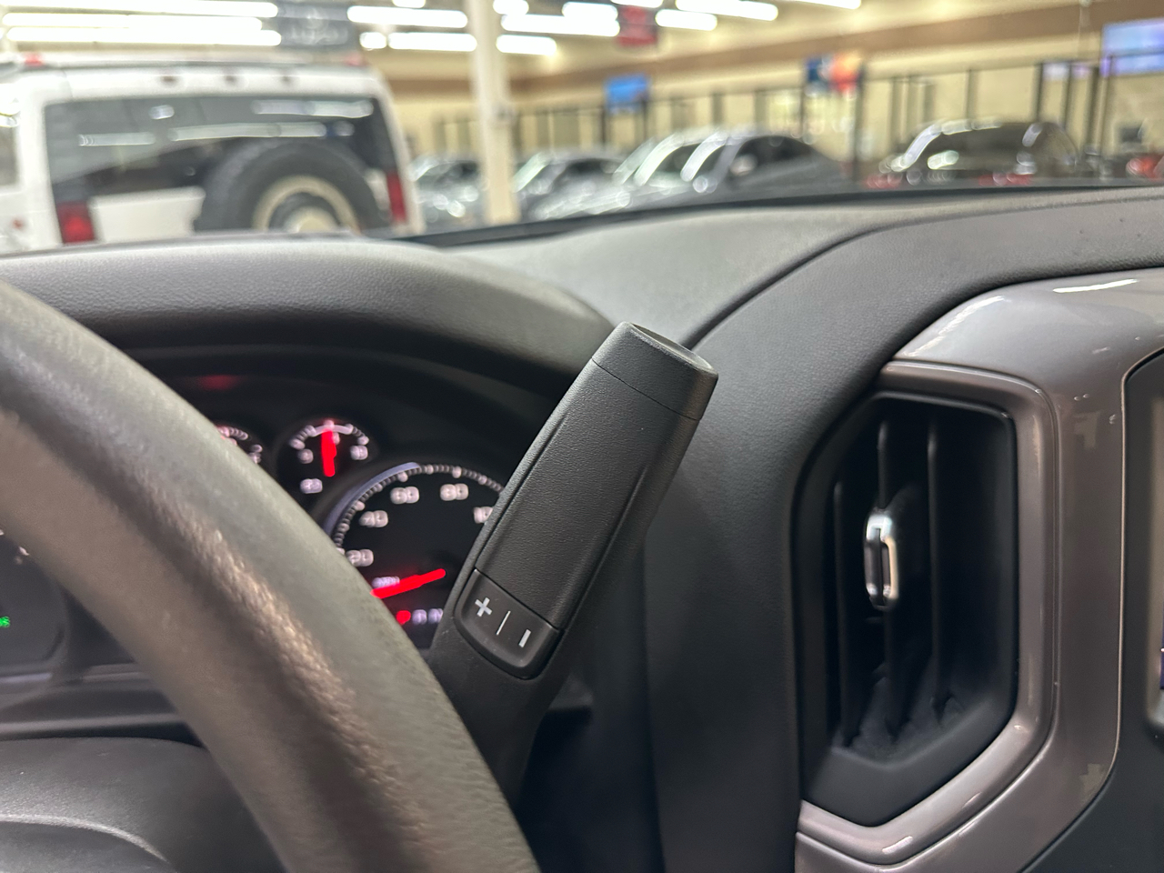 Chevrolet Silverado 1500 Limited Custom Crew Cab Short Box 2WD 2022 Chevrolet Silverado 1500 Limited Custom Crew Cab Short Box 2WD 2022