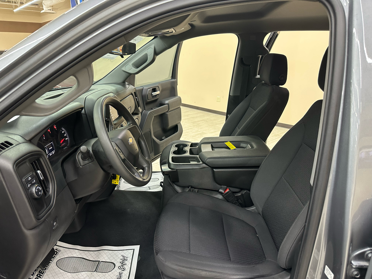 Chevrolet Silverado 1500 Limited Custom Crew Cab Short Box 2WD 2022 Chevrolet Silverado 1500 Limited Custom Crew Cab Short Box 2WD 2022