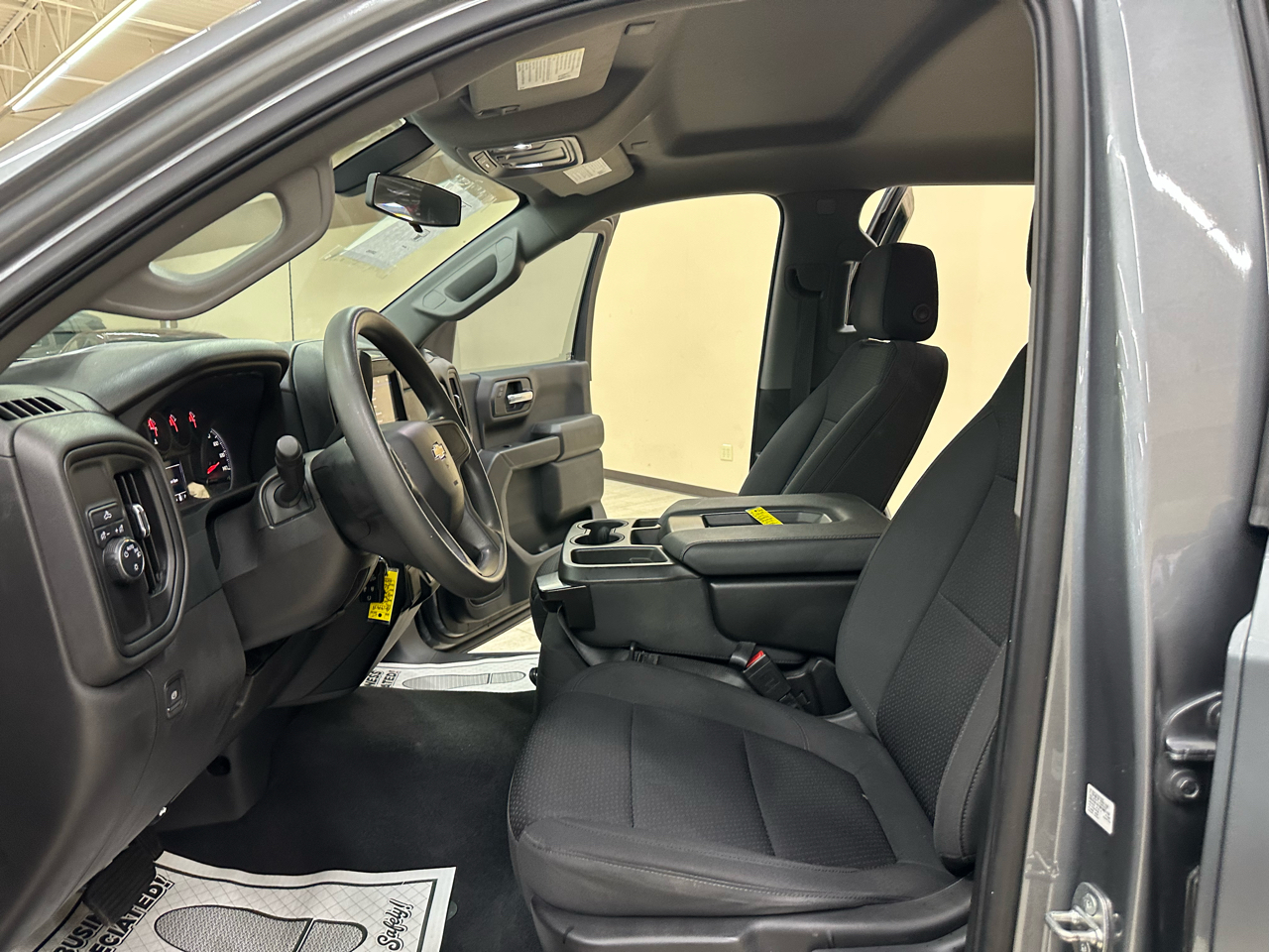 Chevrolet Silverado 1500 Limited Custom Crew Cab Short Box 2WD 2022 Chevrolet Silverado 1500 Limited Custom Crew Cab Short Box 2WD 2022