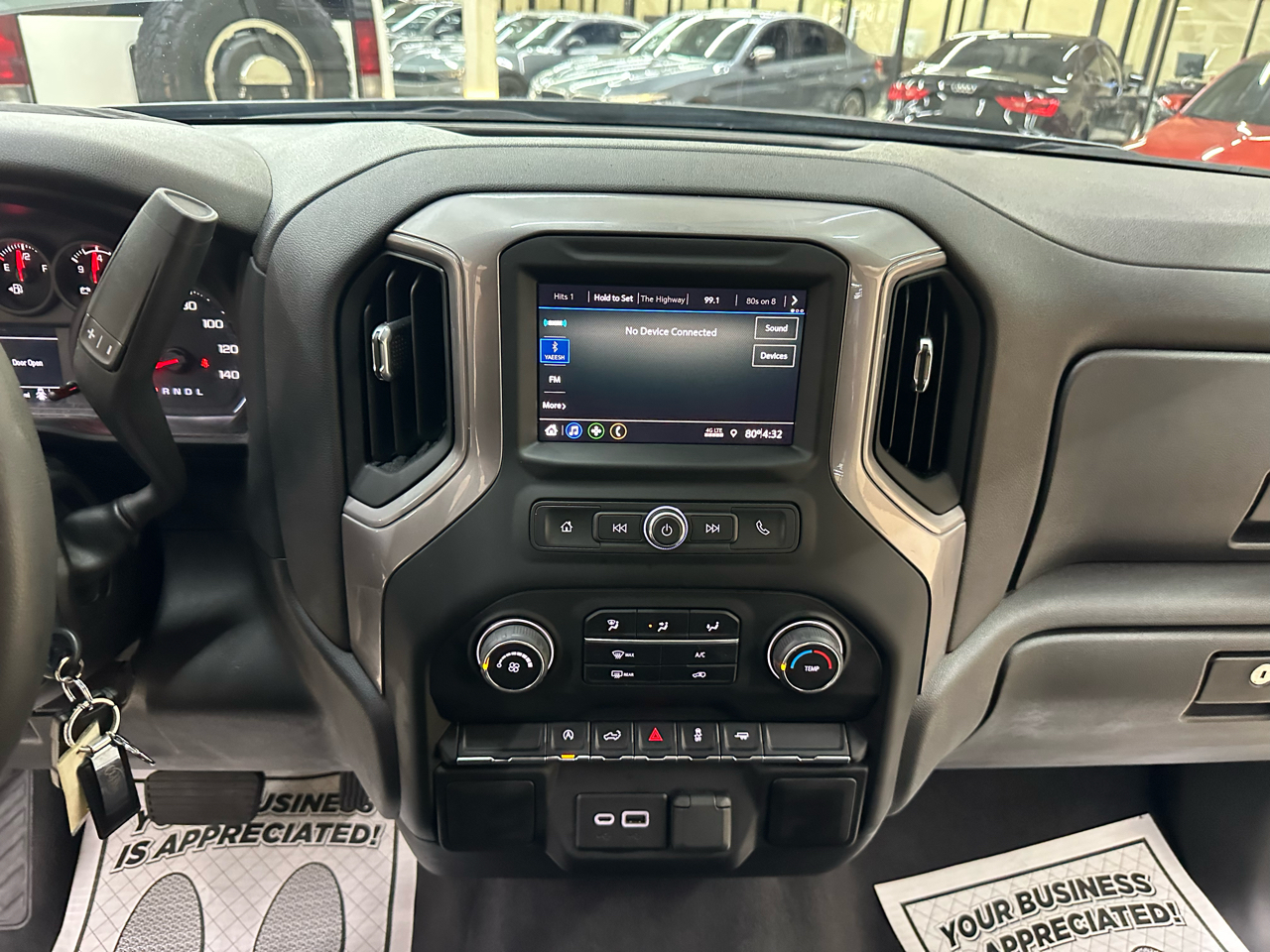 Chevrolet Silverado 1500 Limited Custom Crew Cab Short Box 2WD 2022 Chevrolet Silverado 1500 Limited Custom Crew Cab Short Box 2WD 2022