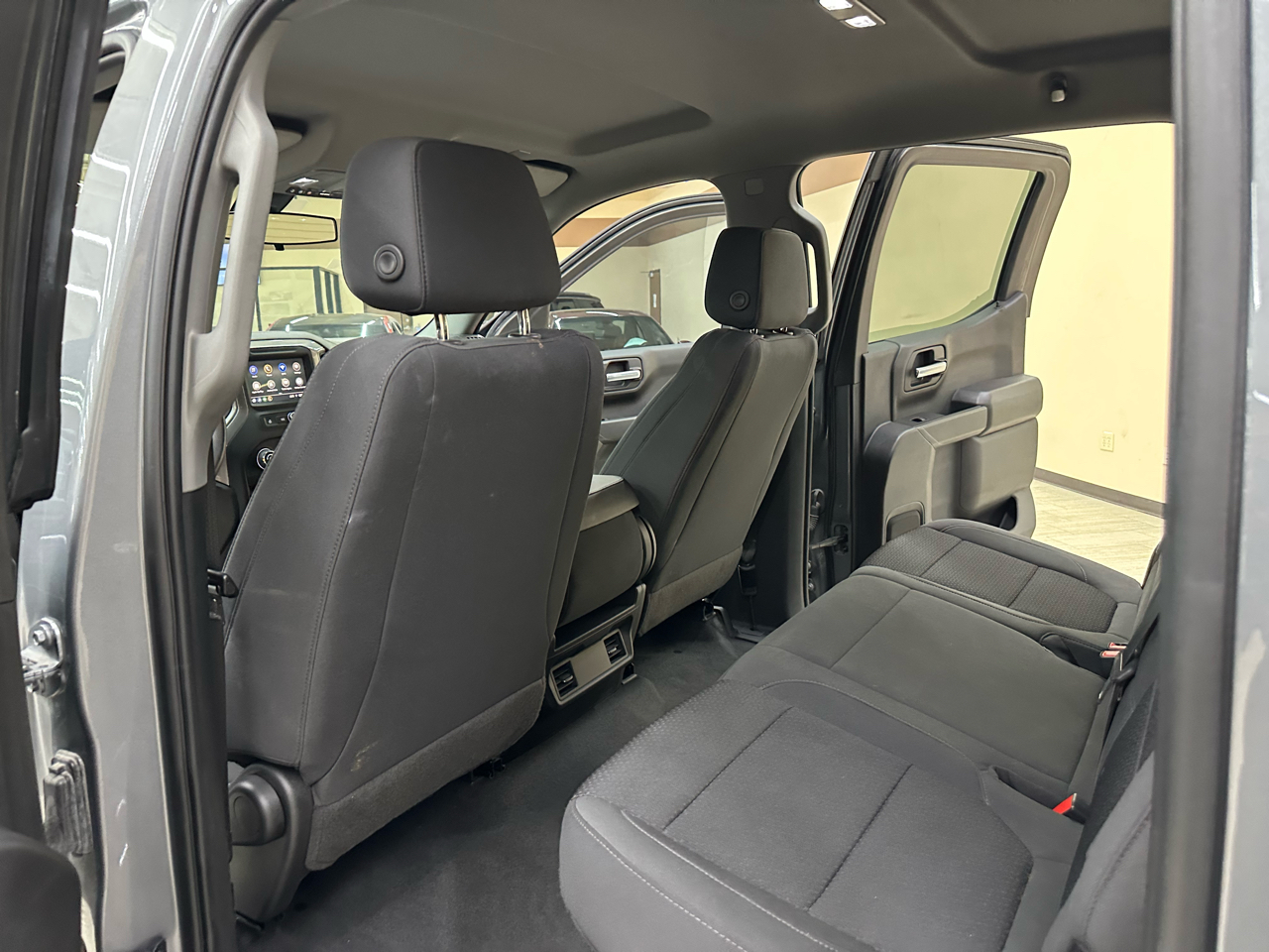 Chevrolet Silverado 1500 Limited Custom Crew Cab Short Box 2WD 2022 Chevrolet Silverado 1500 Limited Custom Crew Cab Short Box 2WD 2022