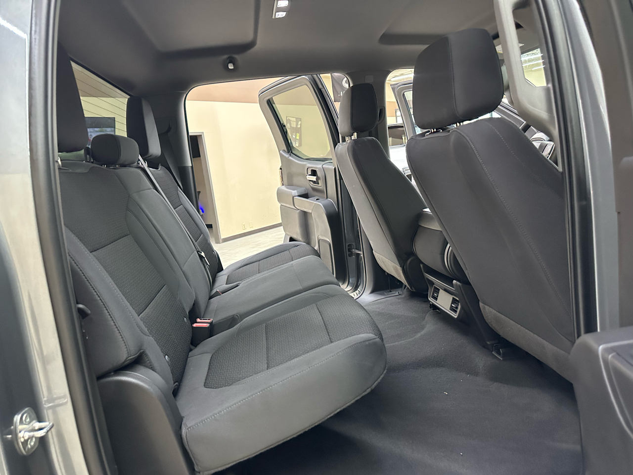 Chevrolet Silverado 1500 Limited Custom Crew Cab Short Box 2WD 2022 Chevrolet Silverado 1500 Limited Custom Crew Cab Short Box 2WD 2022