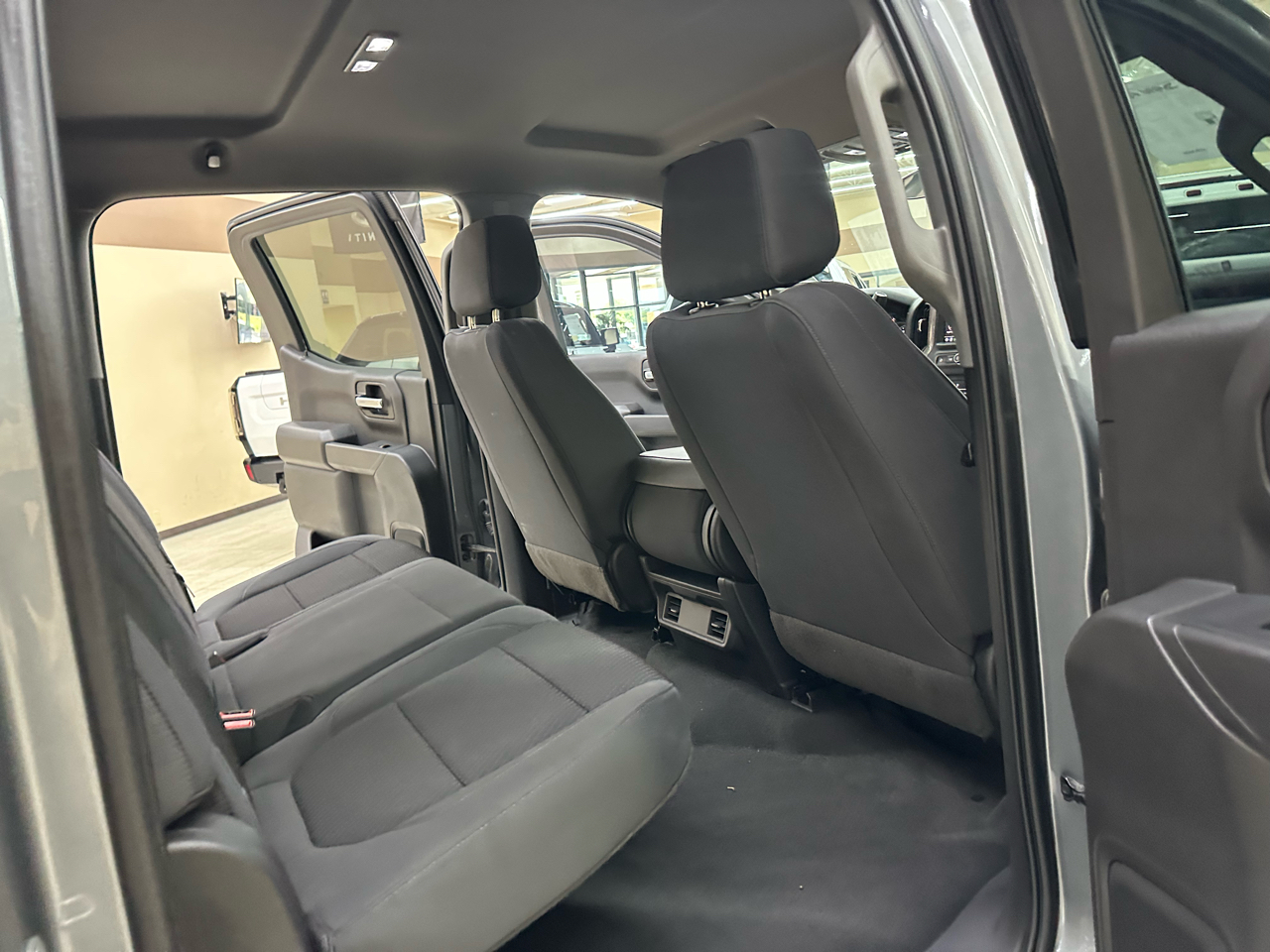 Chevrolet Silverado 1500 Limited Custom Crew Cab Short Box 2WD 2022 Chevrolet Silverado 1500 Limited Custom Crew Cab Short Box 2WD 2022