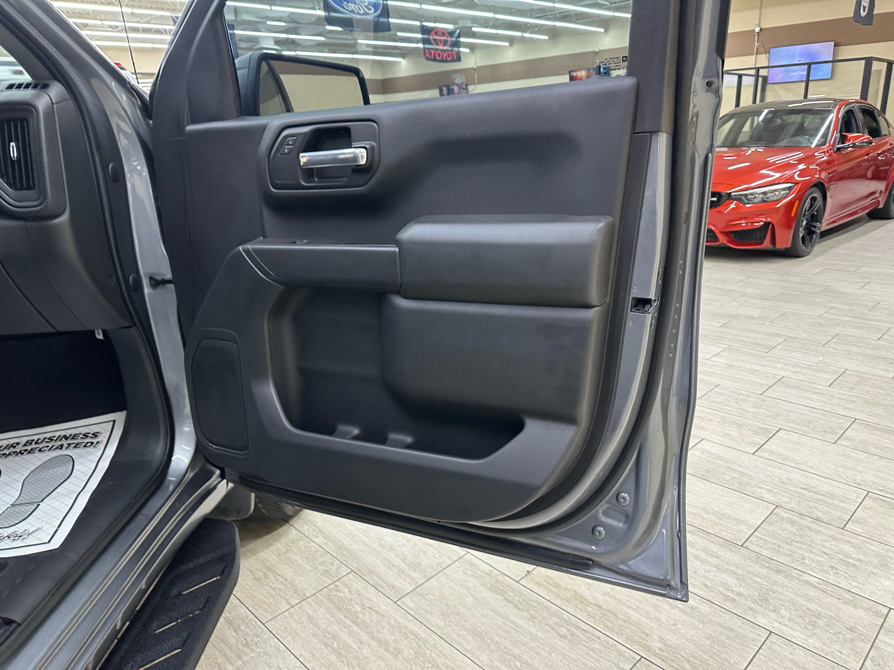 Chevrolet Silverado 1500 Limited Custom Crew Cab Short Box 2WD 2022 Chevrolet Silverado 1500 Limited Custom Crew Cab Short Box 2WD 2022