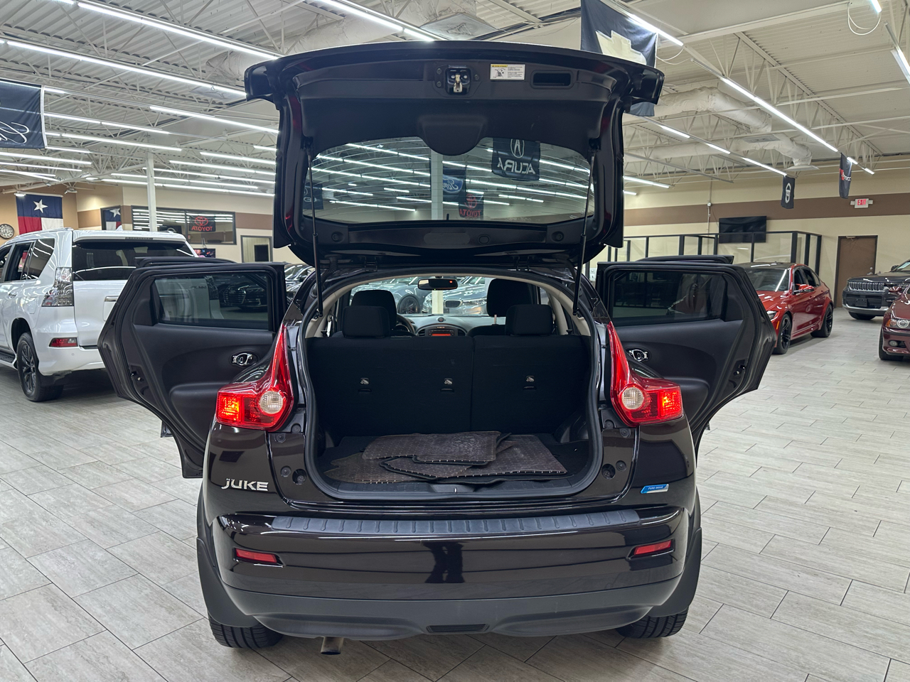 Nissan Juke S FWD 2014 Nissan Juke S FWD 2014