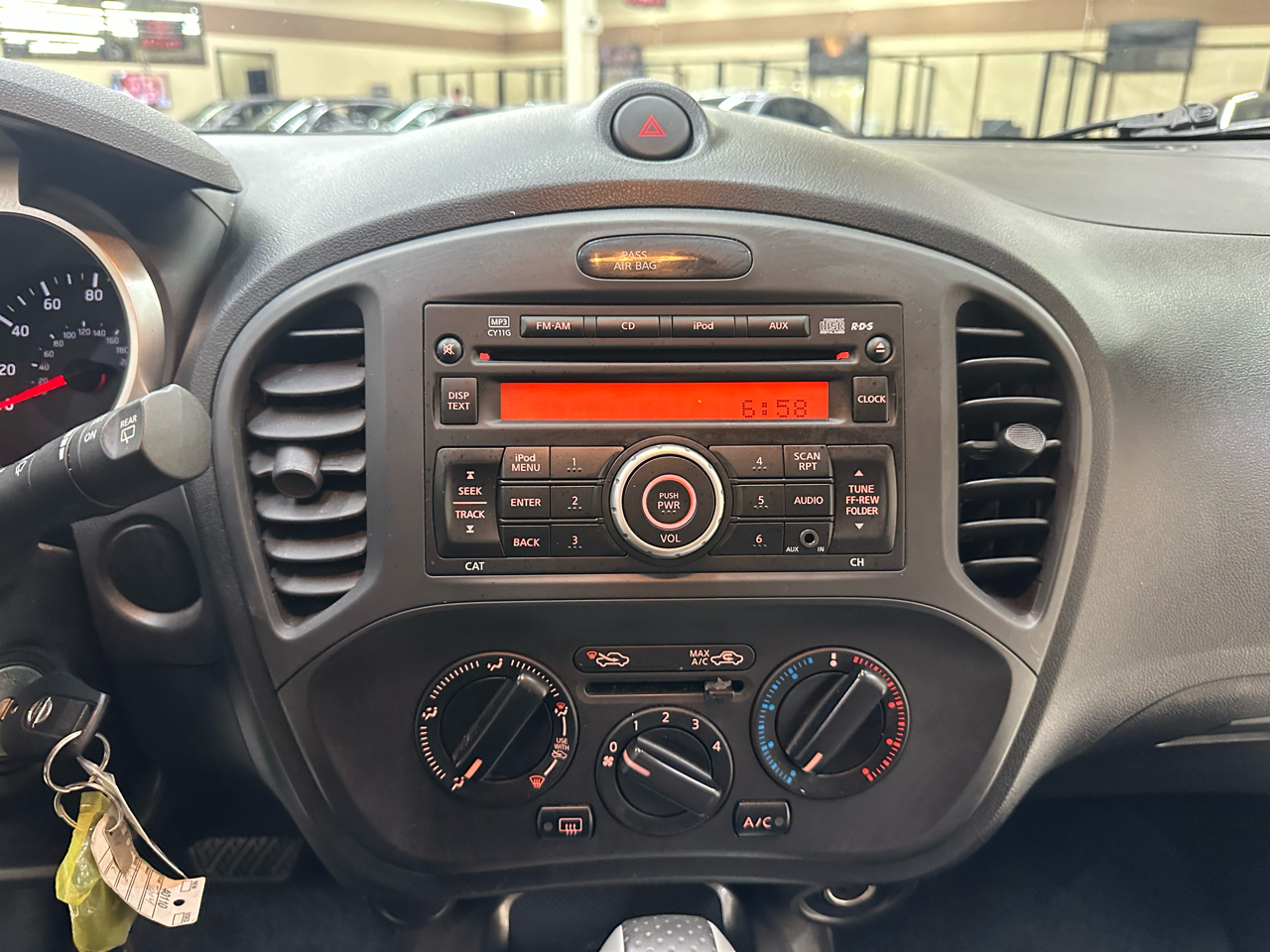 Nissan Juke S FWD 2014 Nissan Juke S FWD 2014