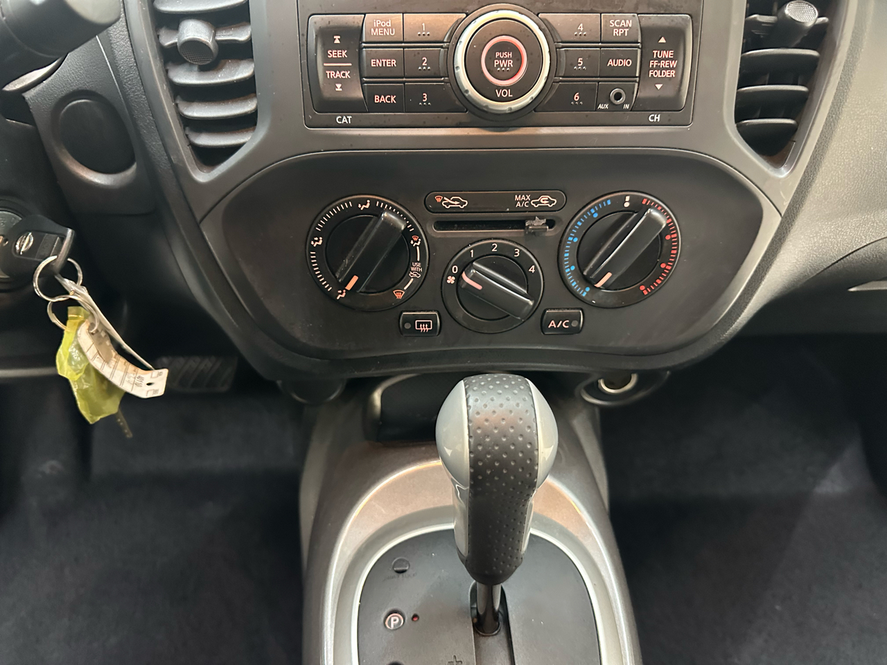 Nissan Juke S FWD 2014 Nissan Juke S FWD 2014