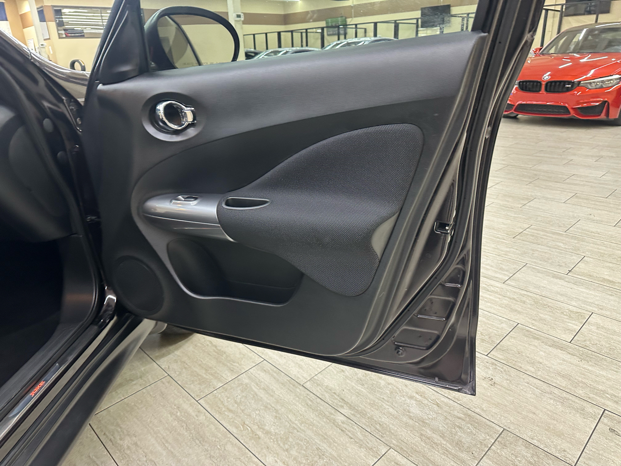 Nissan Juke S FWD 2014 Nissan Juke S FWD 2014