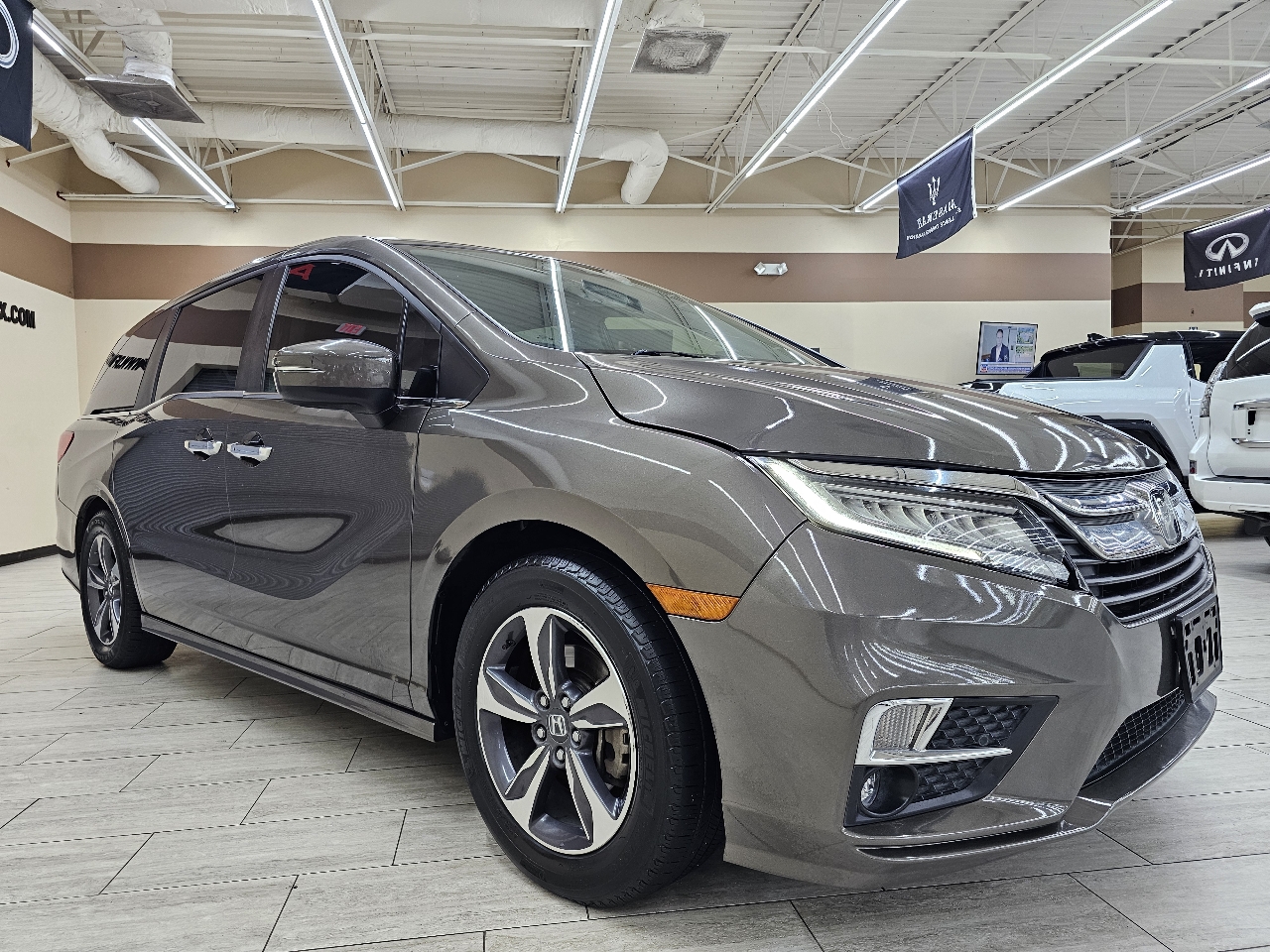 2018 Honda Odyssey Touring photo 4