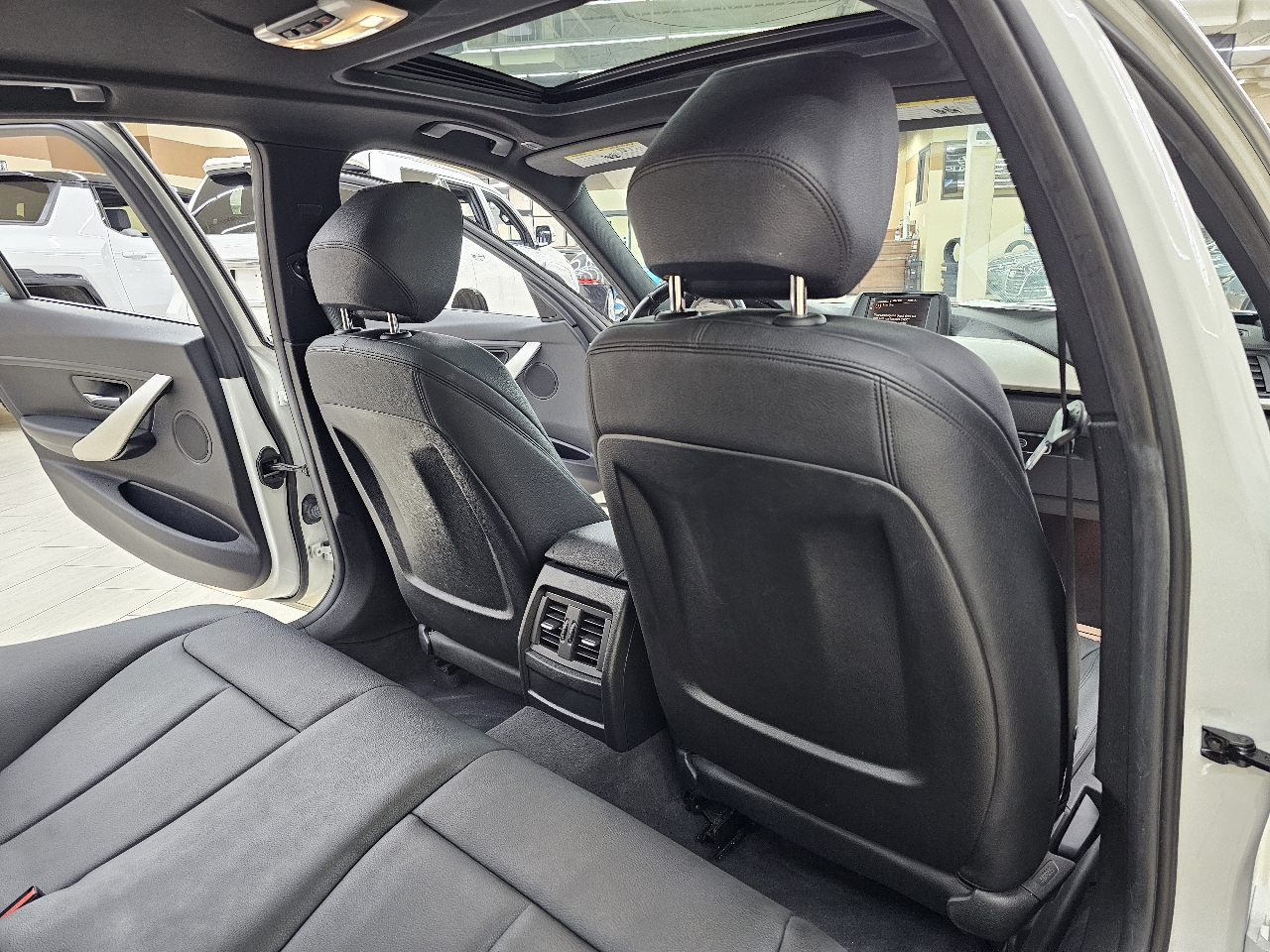 BMW 3-Series 320i Sedan 2015 BMW 3-Series 320i Sedan 2015