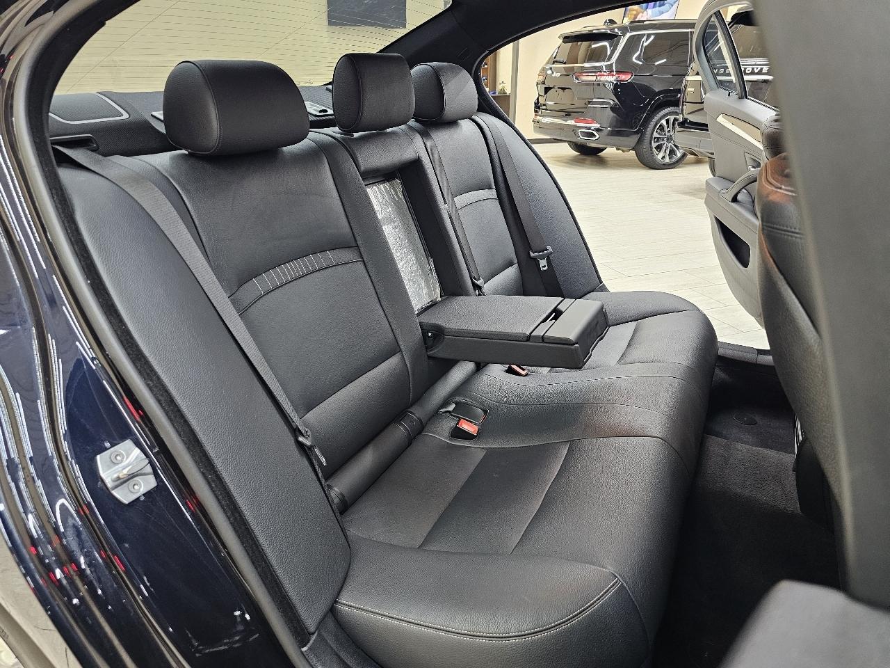 BMW 5-Series 528i 2014