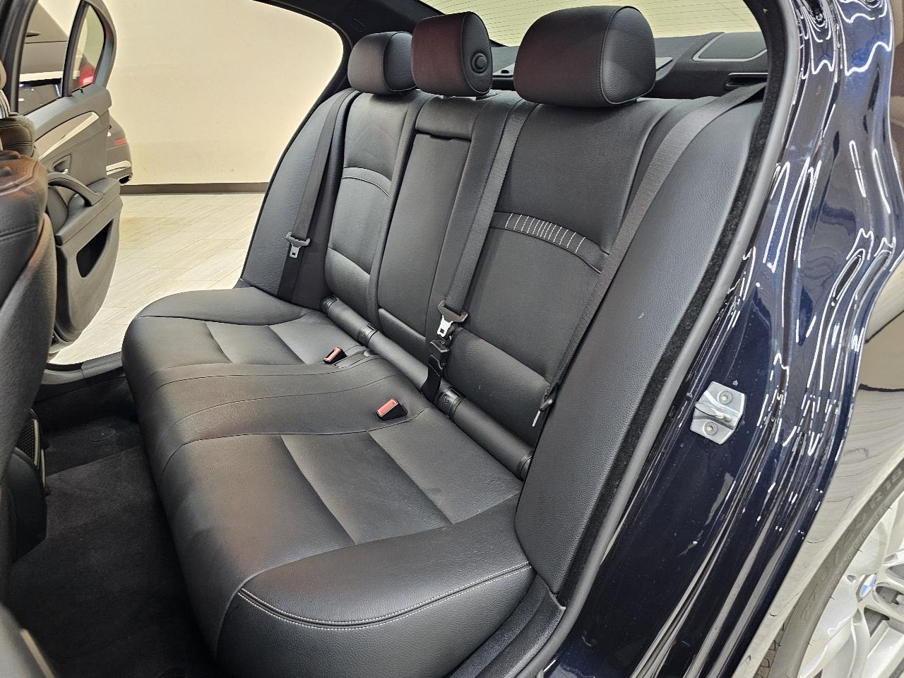 BMW 5-Series 528i 2014