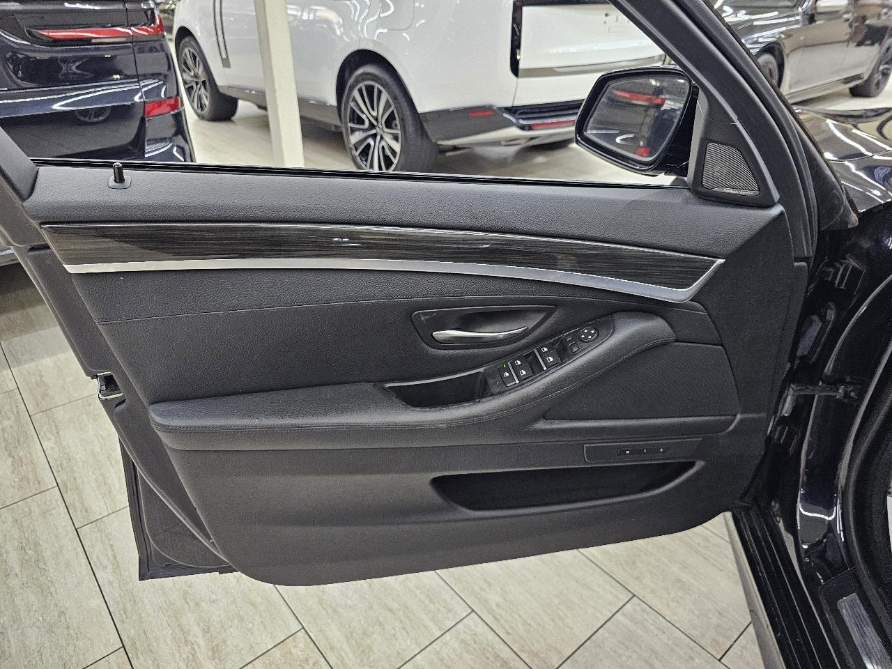 BMW 5-Series 528i 2014