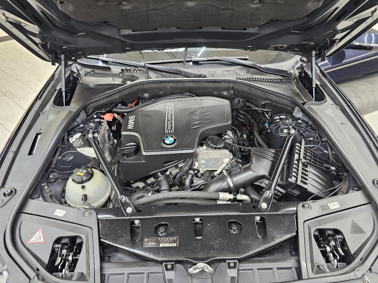 BMW 5-Series 528i 2014