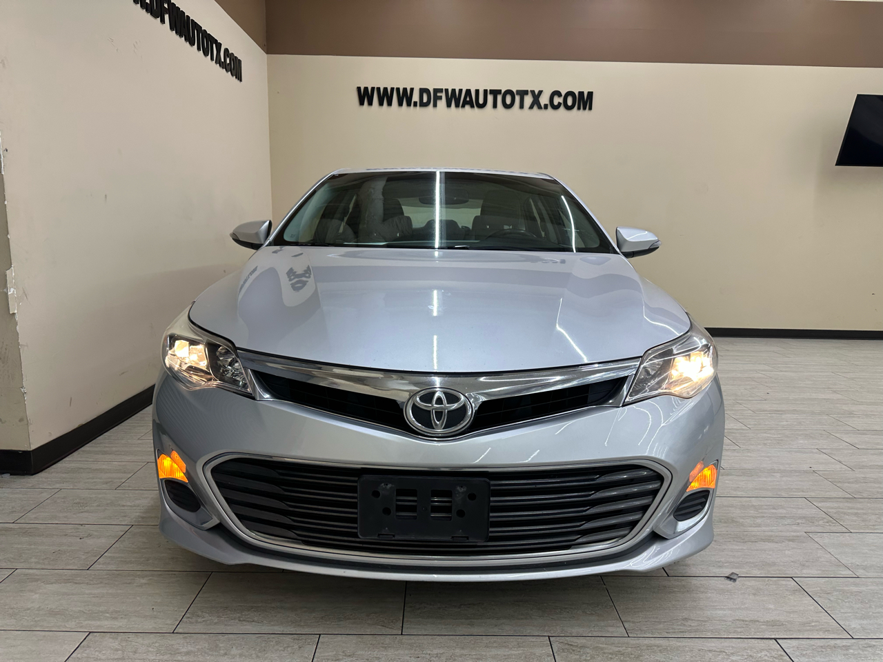 2013 Toyota Avalon XLE Premium photo 3