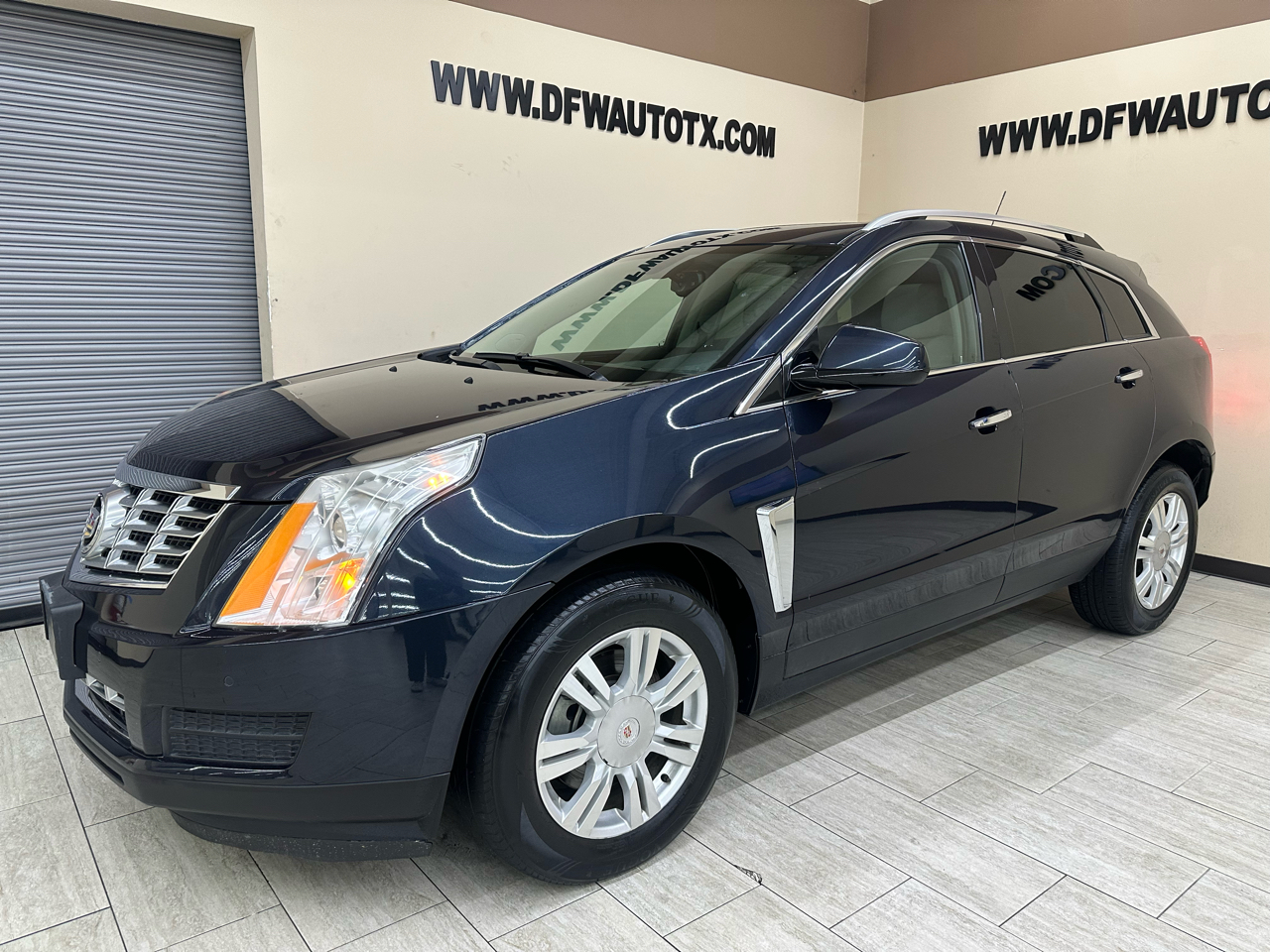 2015 Cadillac SRX Luxury photo 2