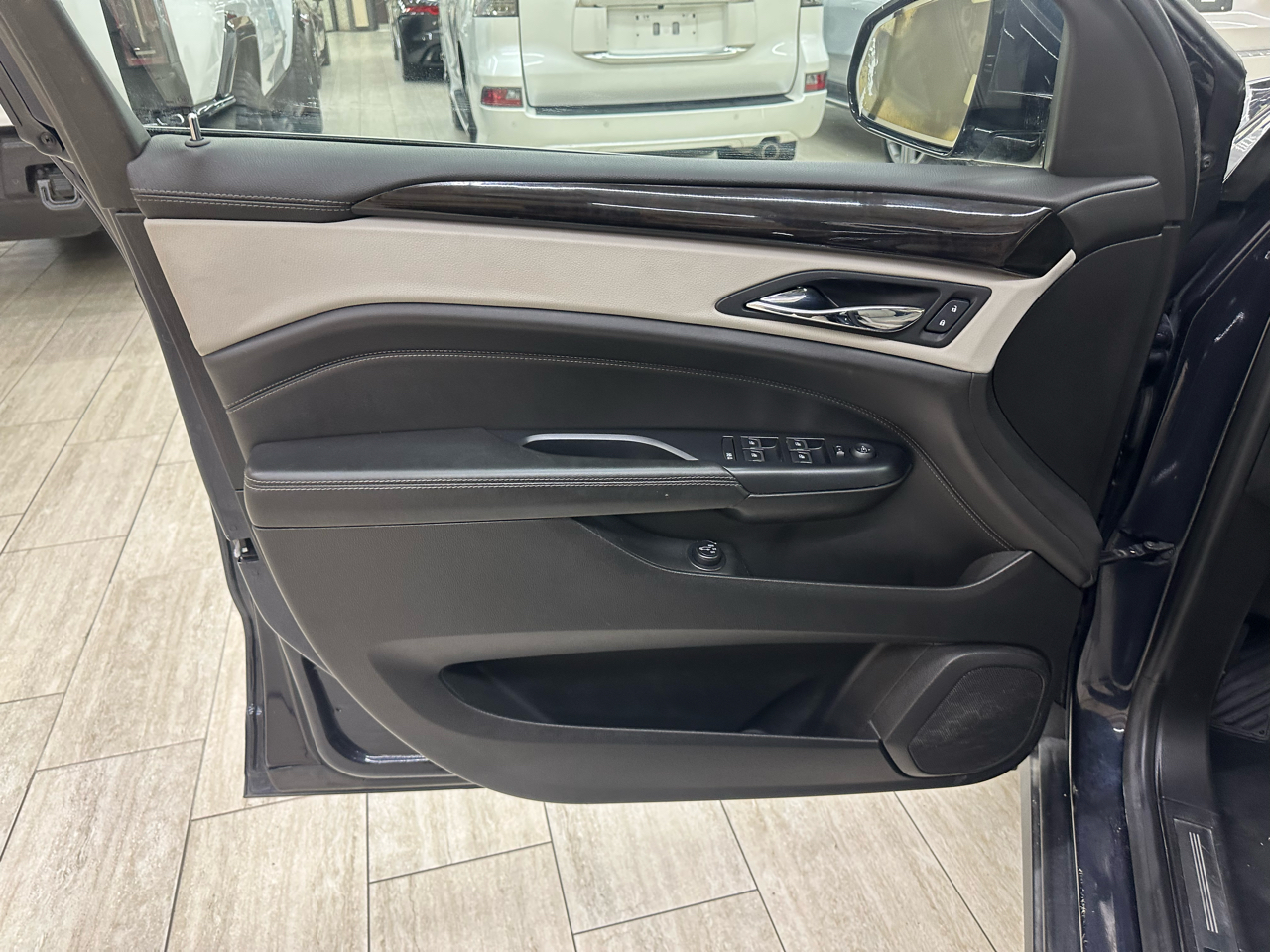 2015 Cadillac SRX Luxury photo 14