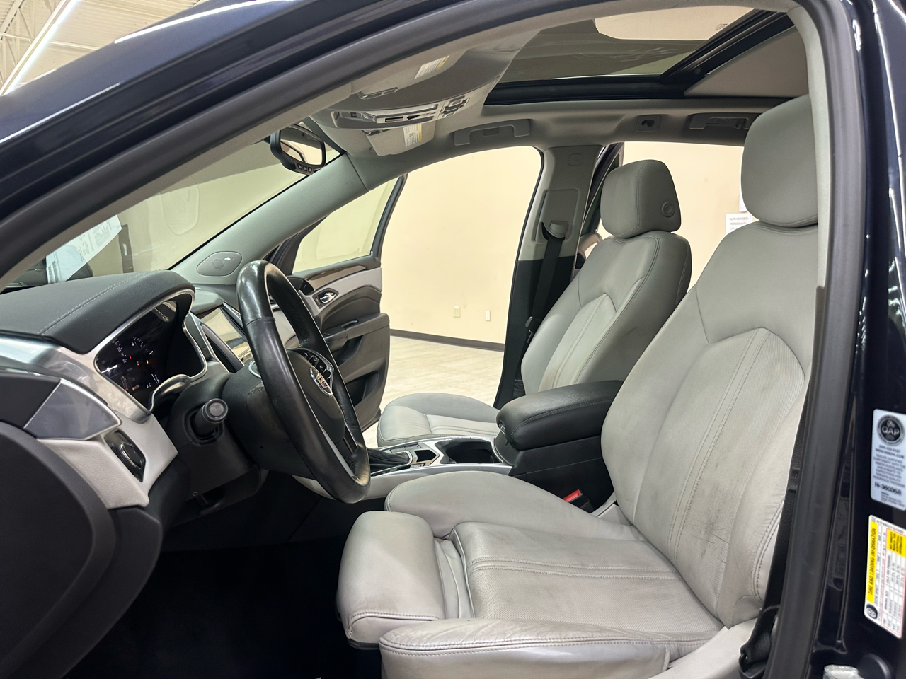 2015 Cadillac SRX Luxury photo 18