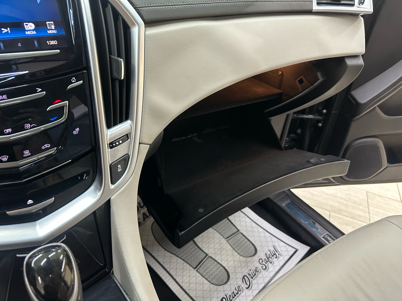 2015 Cadillac SRX Luxury photo 27