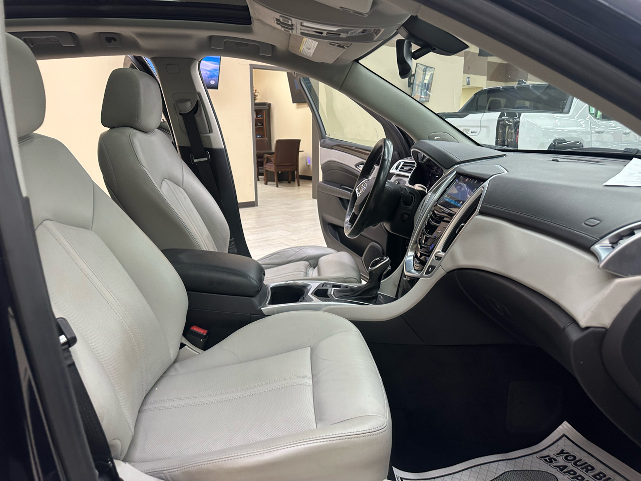 2015 Cadillac SRX Luxury photo 38