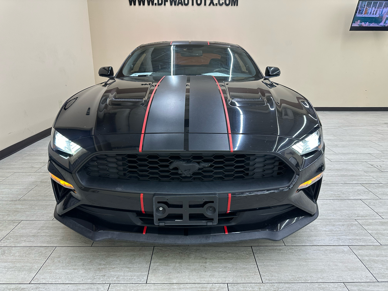 2020 Ford Mustang EcoBoost photo 3