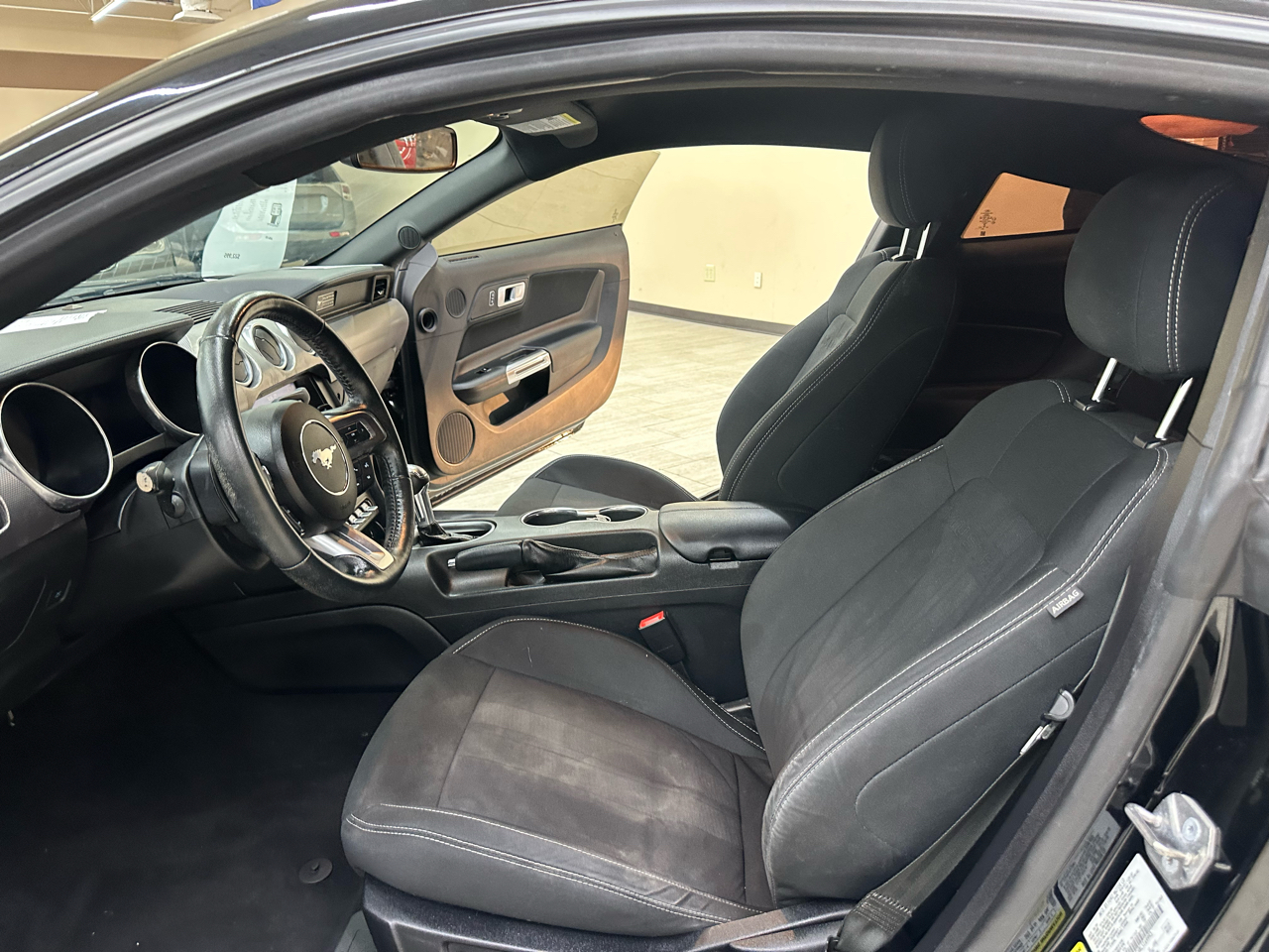 2020 Ford Mustang EcoBoost photo 19