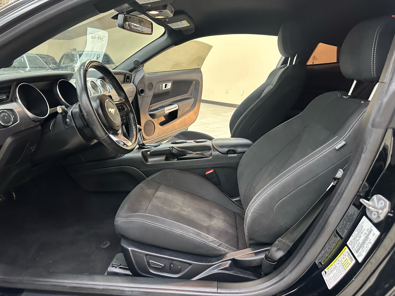 2020 Ford Mustang EcoBoost photo 20