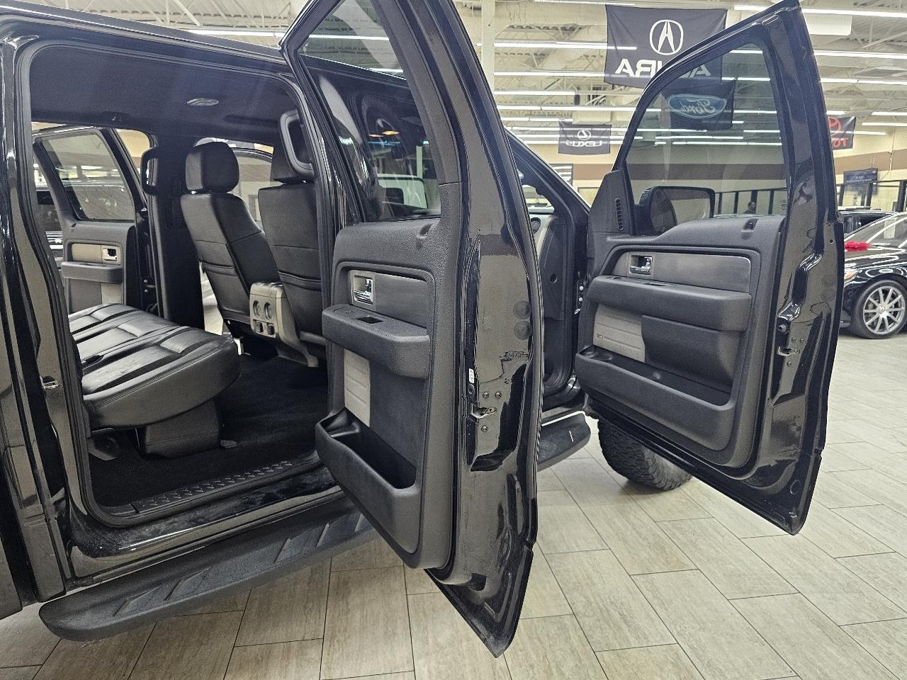 Ford F-150 SVT Raptor SuperCrew 5.5-ft. Bed 4WD 2012