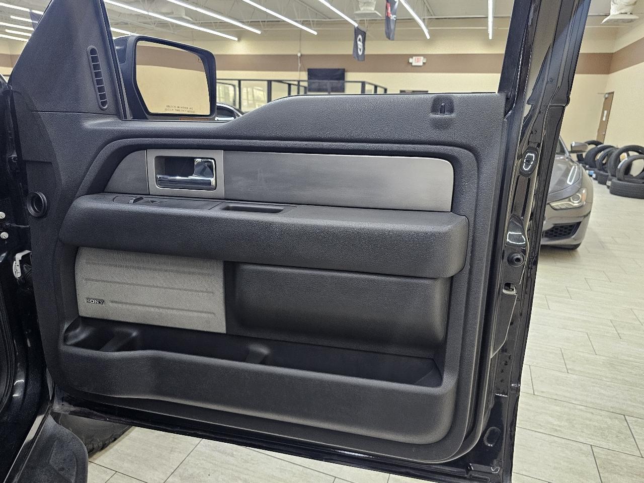 Ford F-150 SVT Raptor SuperCrew 5.5-ft. Bed 4WD 2012