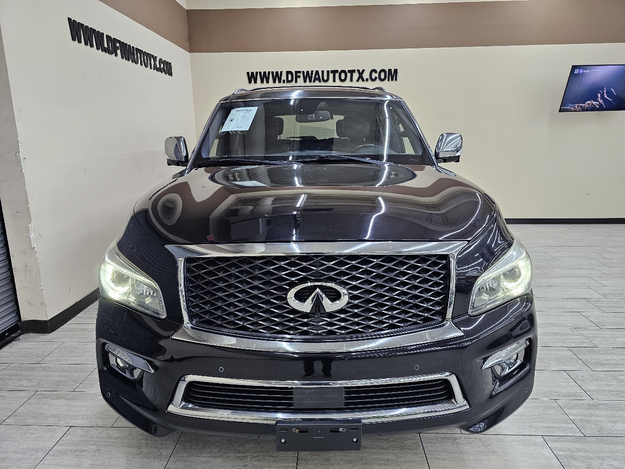 2015 Infiniti QX80 photo 3