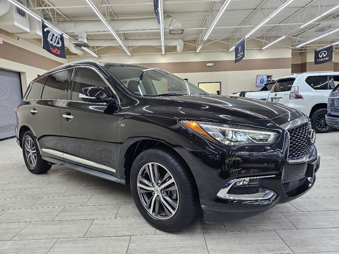 Infiniti QX60 Luxe 4D SUV FWD 2019 Infiniti QX60 Luxe 4D SUV FWD 2019