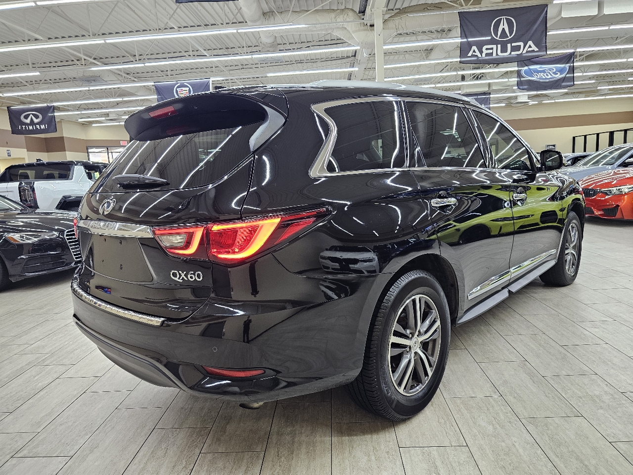 Infiniti QX60 Luxe 4D SUV FWD 2019 Infiniti QX60 Luxe 4D SUV FWD 2019