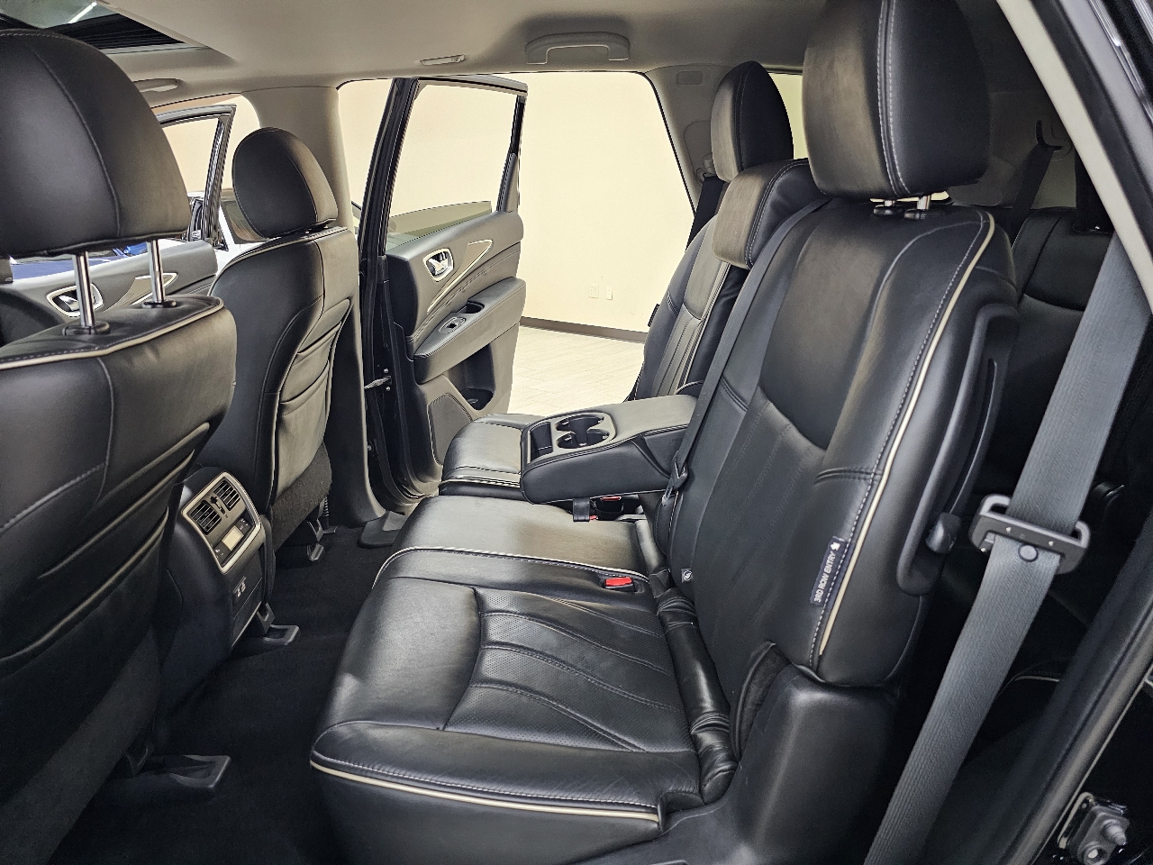 Infiniti QX60 Luxe 4D SUV FWD 2019 Infiniti QX60 Luxe 4D SUV FWD 2019