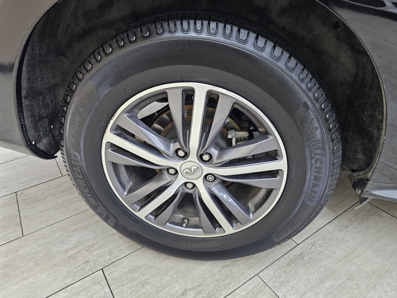 Infiniti QX60 Luxe 4D SUV FWD 2019 Infiniti QX60 Luxe 4D SUV FWD 2019