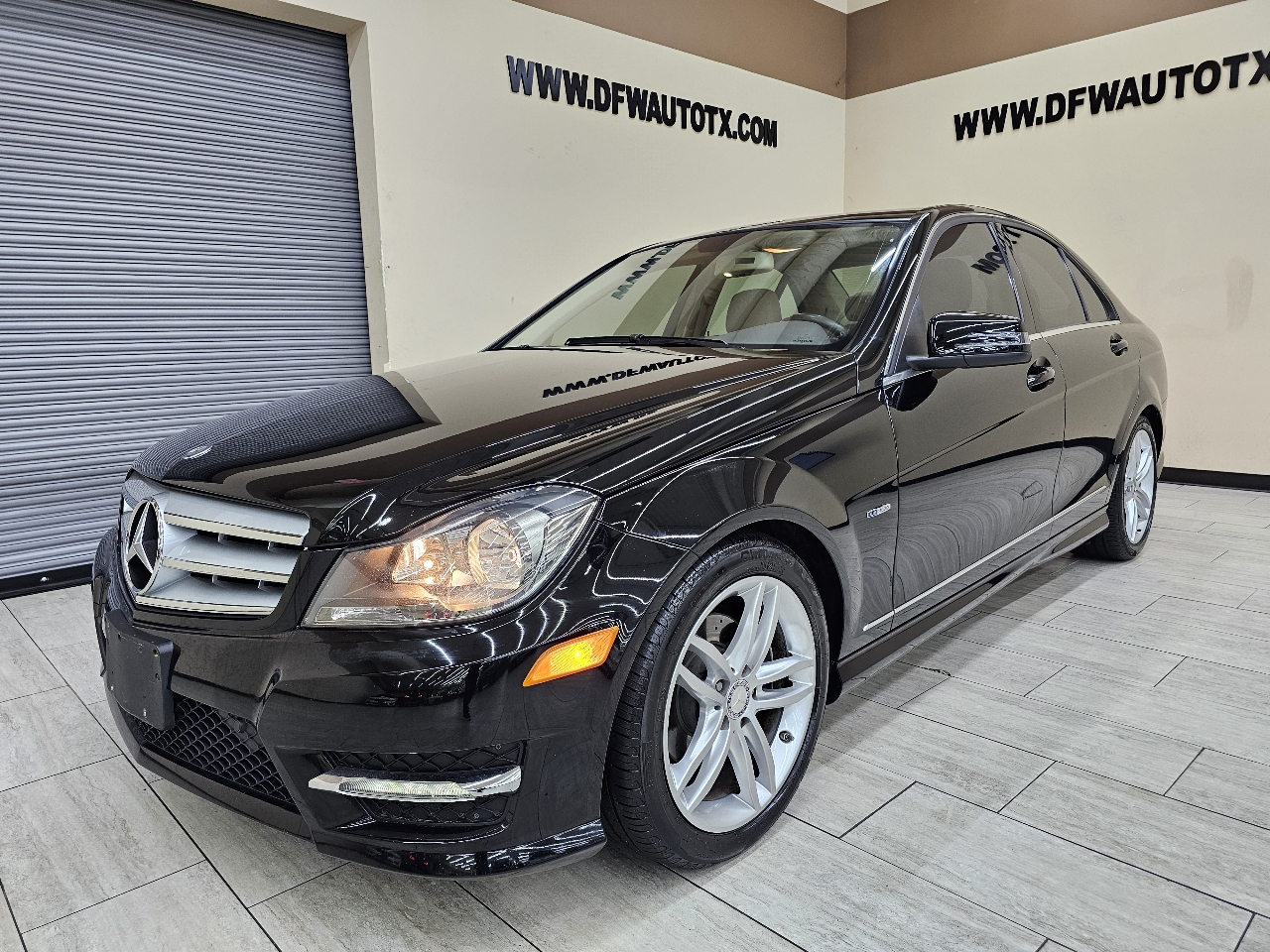 Mercedes-Benz C-Class C250 Luxury Sedan 2012 Mercedes-Benz C-Class C250 Luxury Sedan 2012
