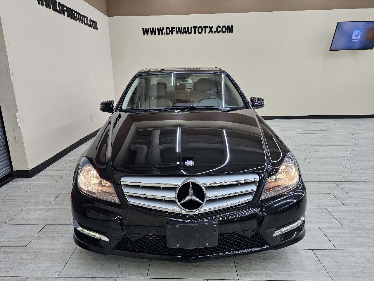 Mercedes-Benz C-Class C250 Luxury Sedan 2012 Mercedes-Benz C-Class C250 Luxury Sedan 2012