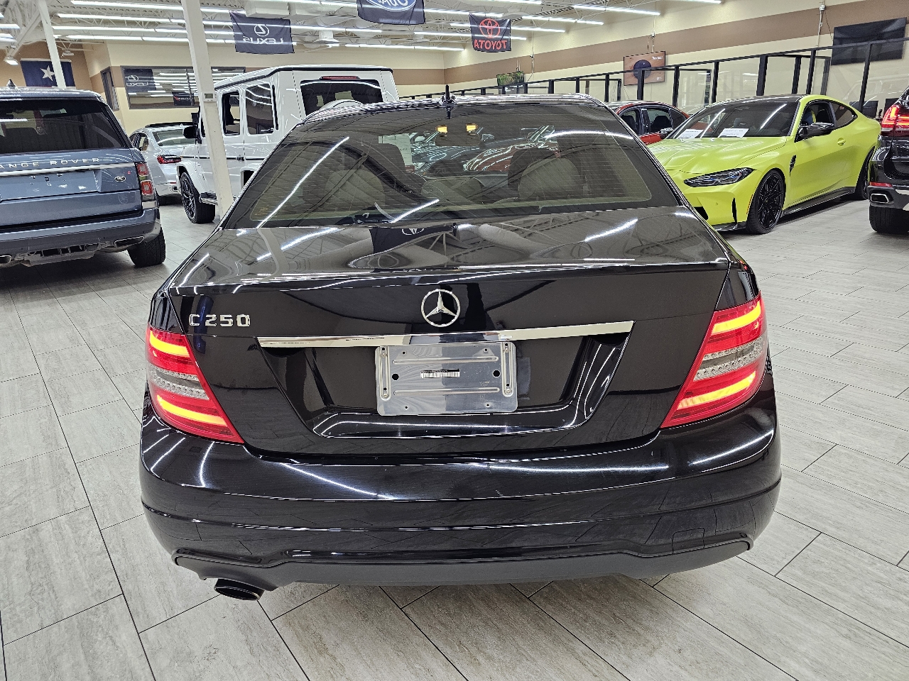 Mercedes-Benz C-Class C250 Luxury Sedan 2012 Mercedes-Benz C-Class C250 Luxury Sedan 2012