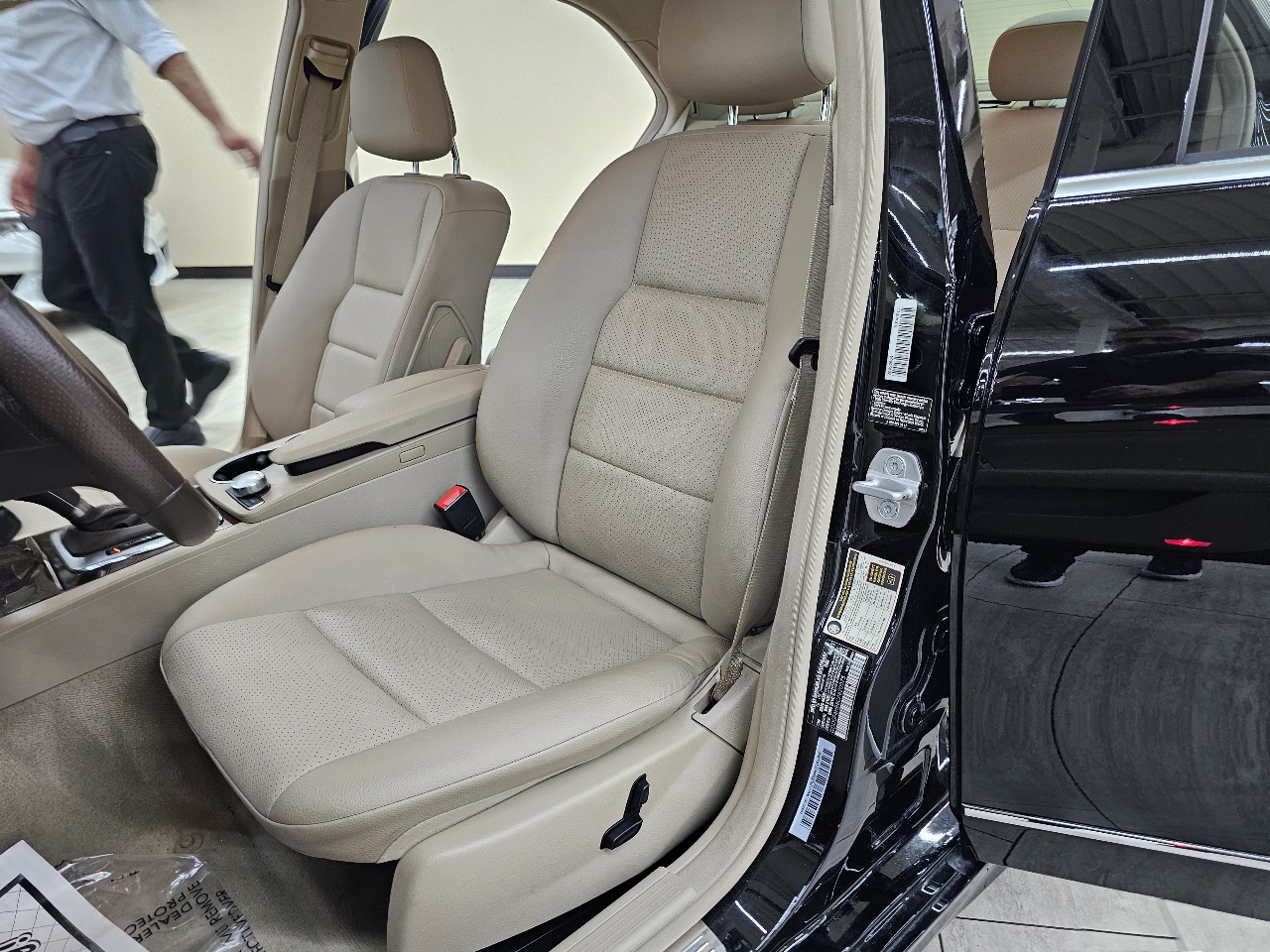 Mercedes-Benz C-Class C250 Luxury Sedan 2012 Mercedes-Benz C-Class C250 Luxury Sedan 2012