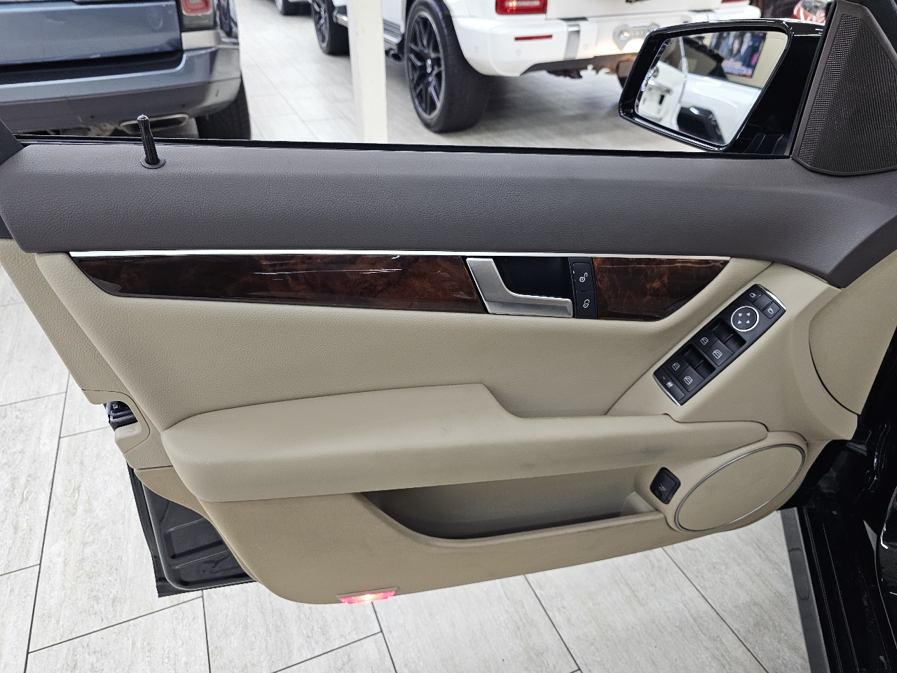 Mercedes-Benz C-Class C250 Luxury Sedan 2012 Mercedes-Benz C-Class C250 Luxury Sedan 2012