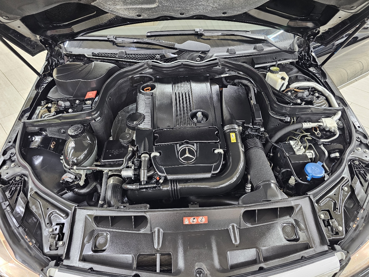 Mercedes-Benz C-Class C250 Luxury Sedan 2012 Mercedes-Benz C-Class C250 Luxury Sedan 2012