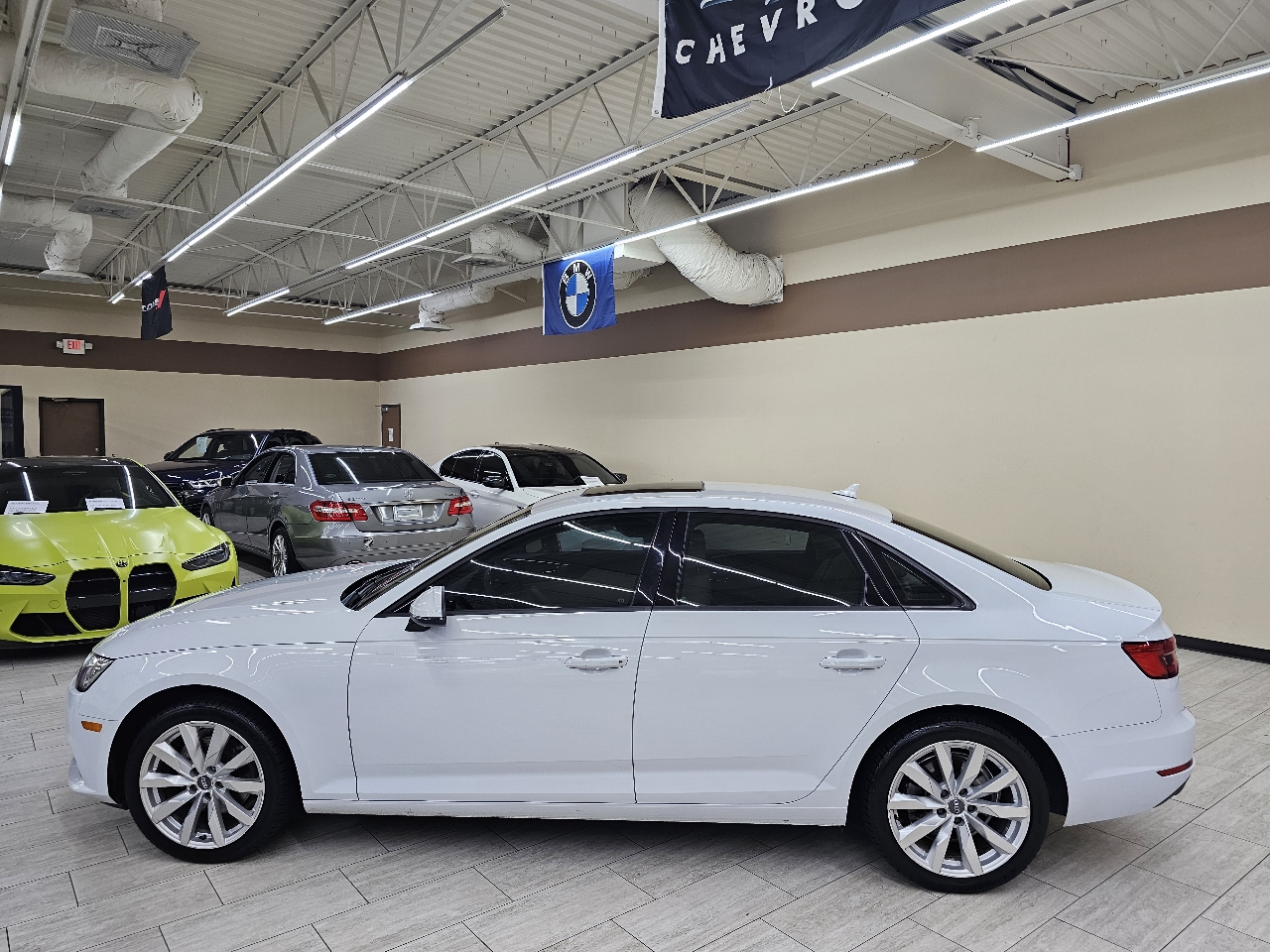 Audi A4 2.0T Premium Sedan 2017 Audi A4 2.0T Premium Sedan 2017