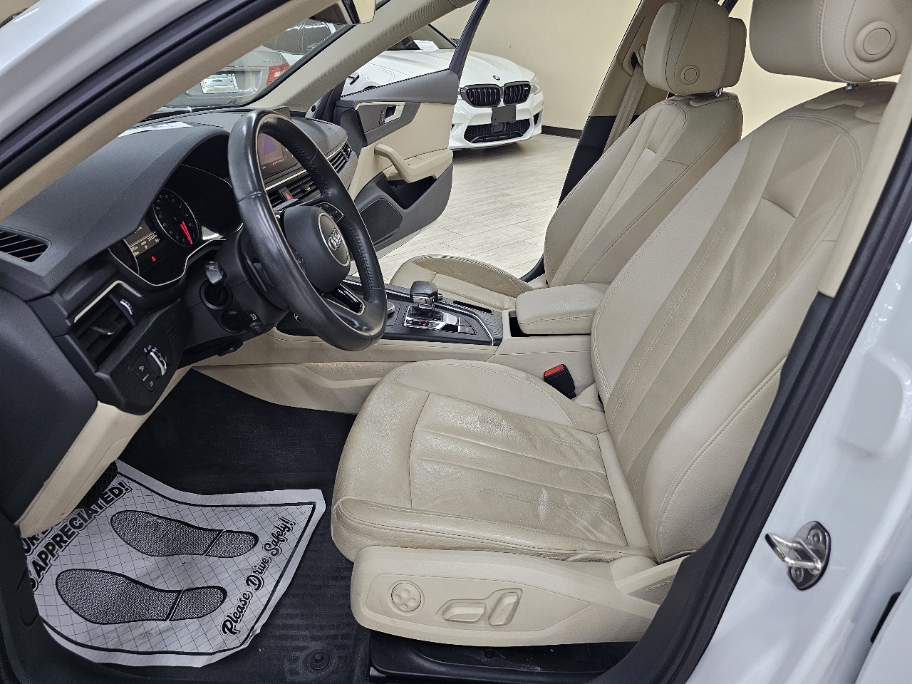 Audi A4 2.0T Premium Sedan 2017 Audi A4 2.0T Premium Sedan 2017