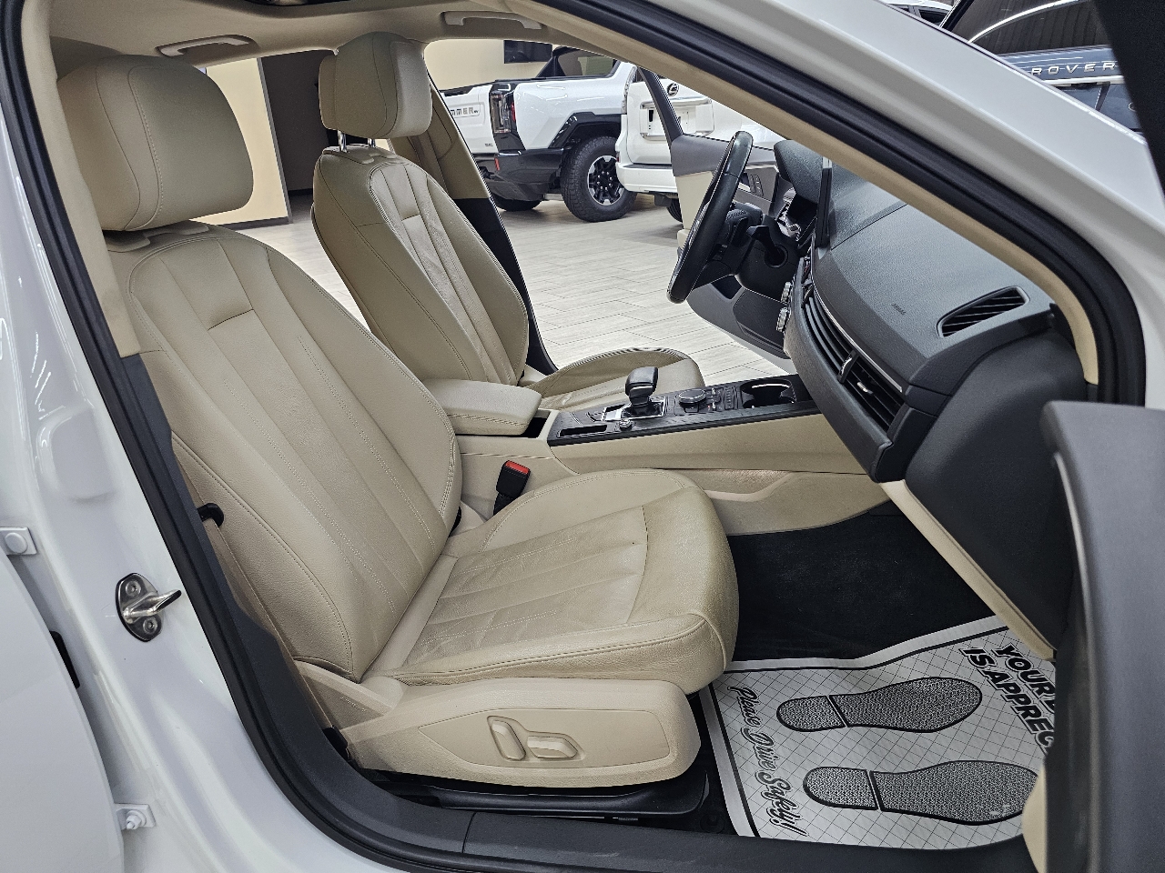 Audi A4 2.0T Premium Sedan 2017 Audi A4 2.0T Premium Sedan 2017